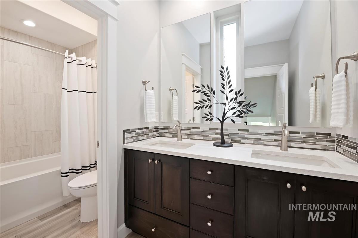 5033 E Woodcarver, Boise, Idaho 83716, 4 Bedrooms, 3 Bathrooms, Residential For Sale, Price $849,900, 98960372