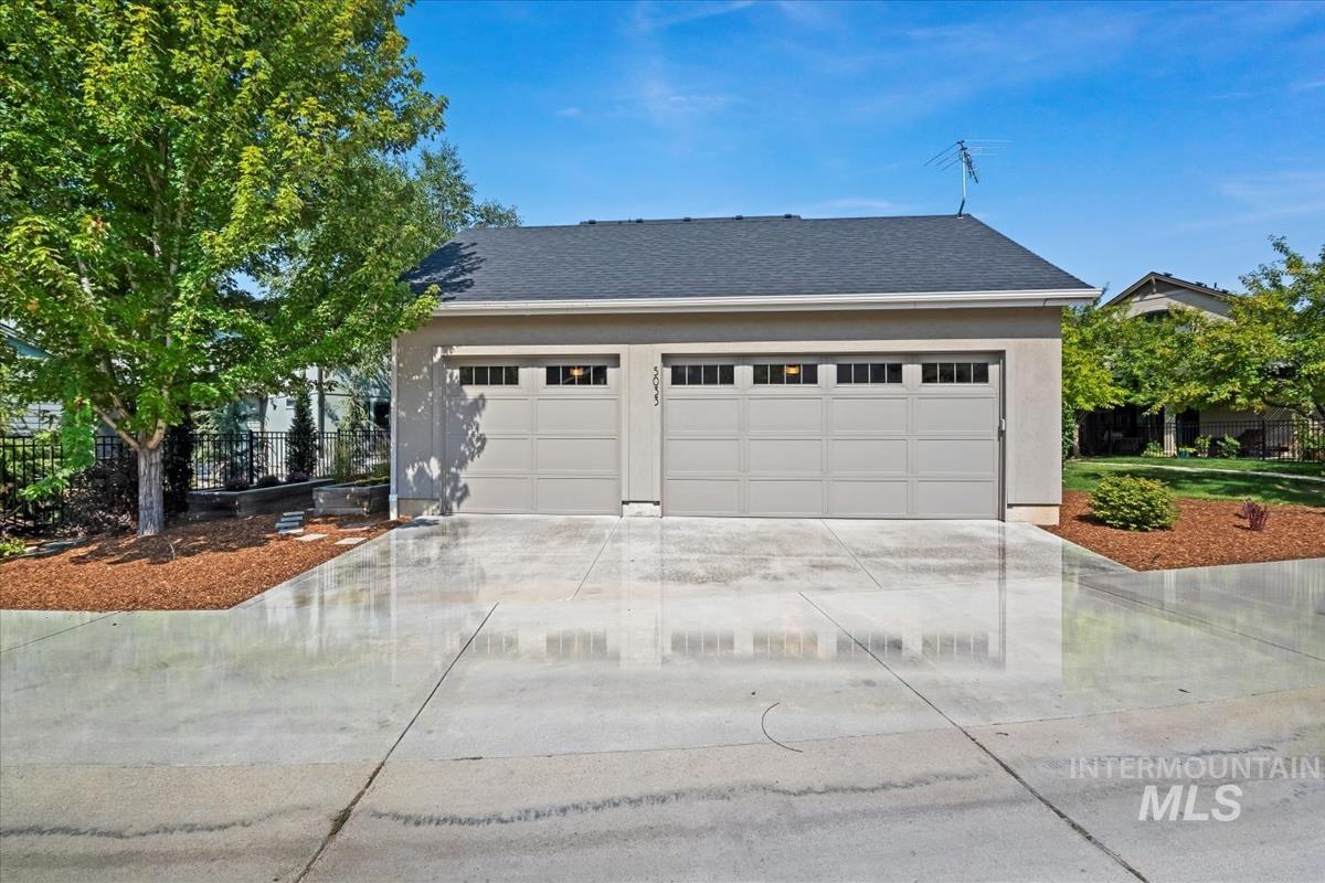 5033 E Woodcarver, Boise, Idaho 83716, 4 Bedrooms, 3 Bathrooms, Residential For Sale, Price $849,900, 98960372