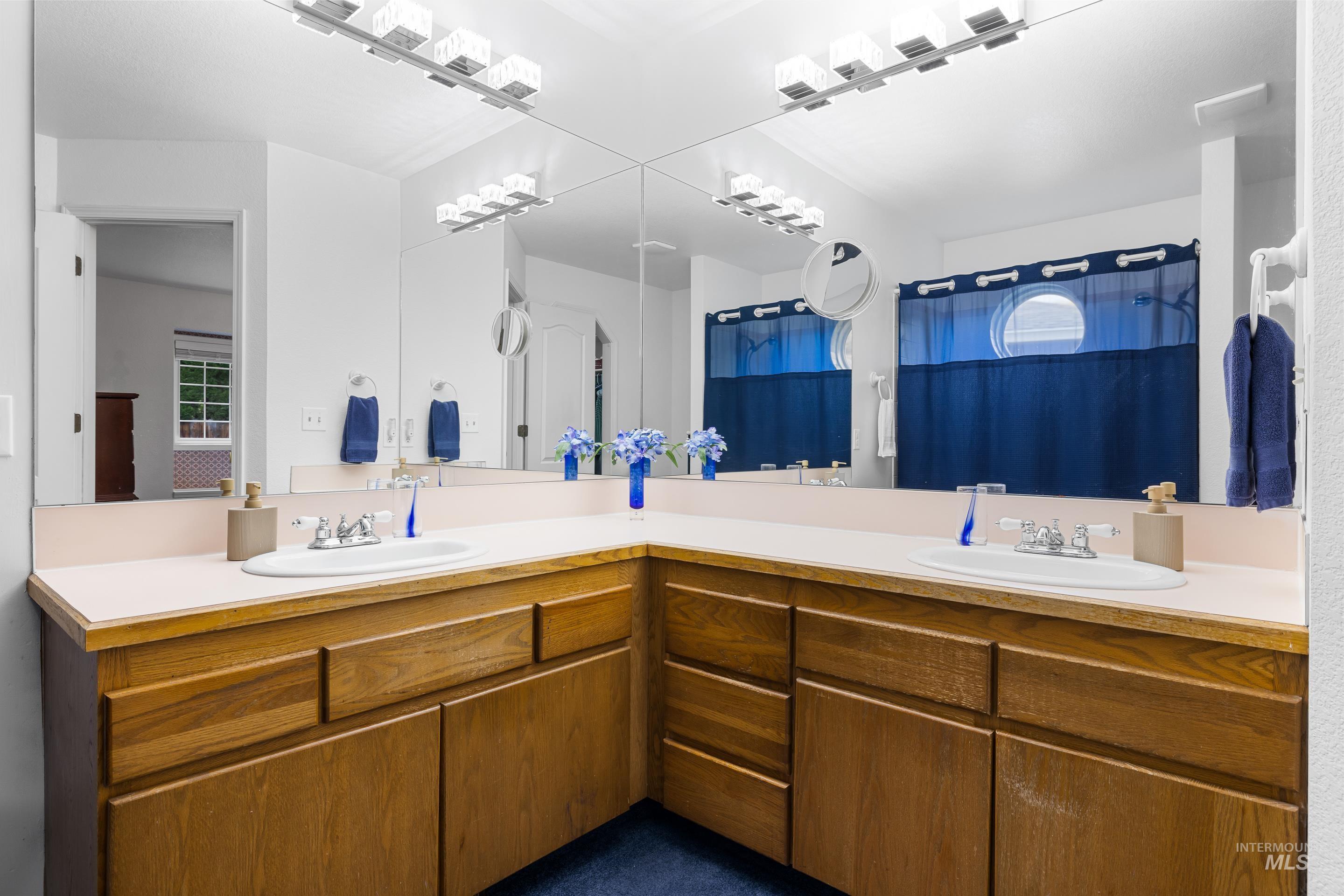 4126 S Iriondo Way, Boise, Idaho 83706, 3 Bedrooms, 2 Bathrooms, Residential For Sale, Price $499,900, 98960374