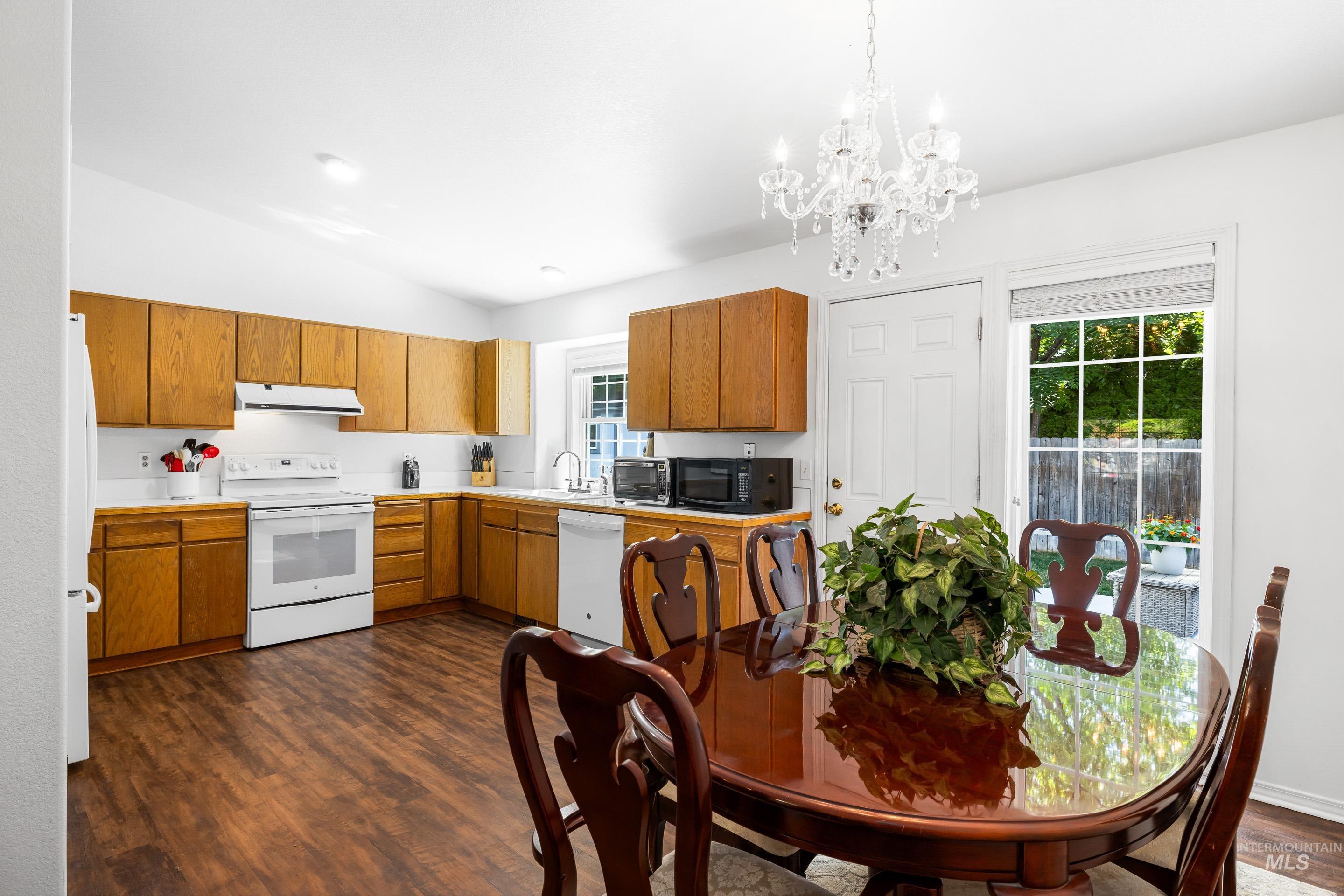 4126 S Iriondo Way, Boise, Idaho 83706, 3 Bedrooms, 2 Bathrooms, Residential For Sale, Price $499,900, 98960374