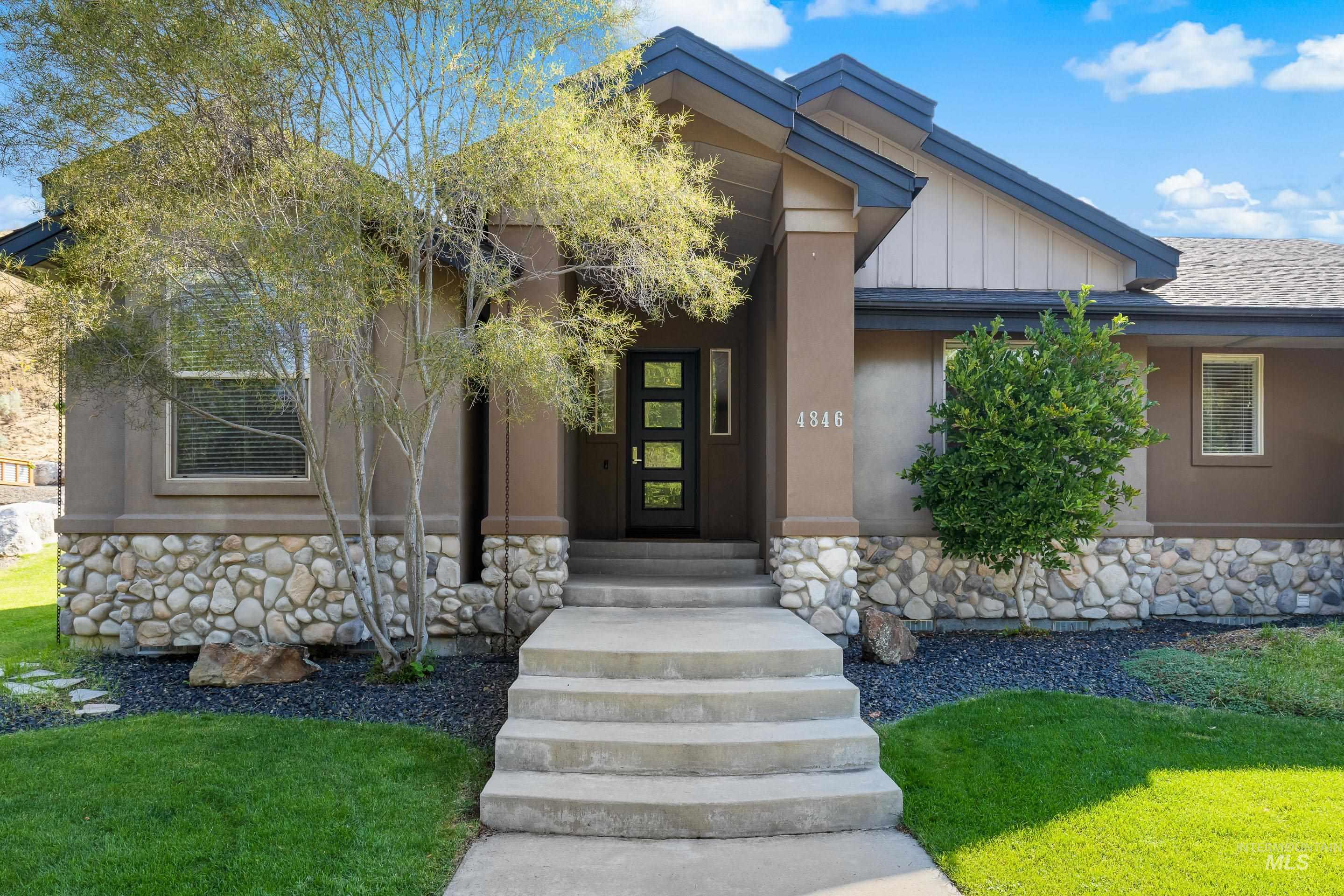 4846 N Arrow Villa Way, Boise, Idaho 83703, 3 Bedrooms, 2 Bathrooms, Residential For Sale, Price $925,000, 98960382