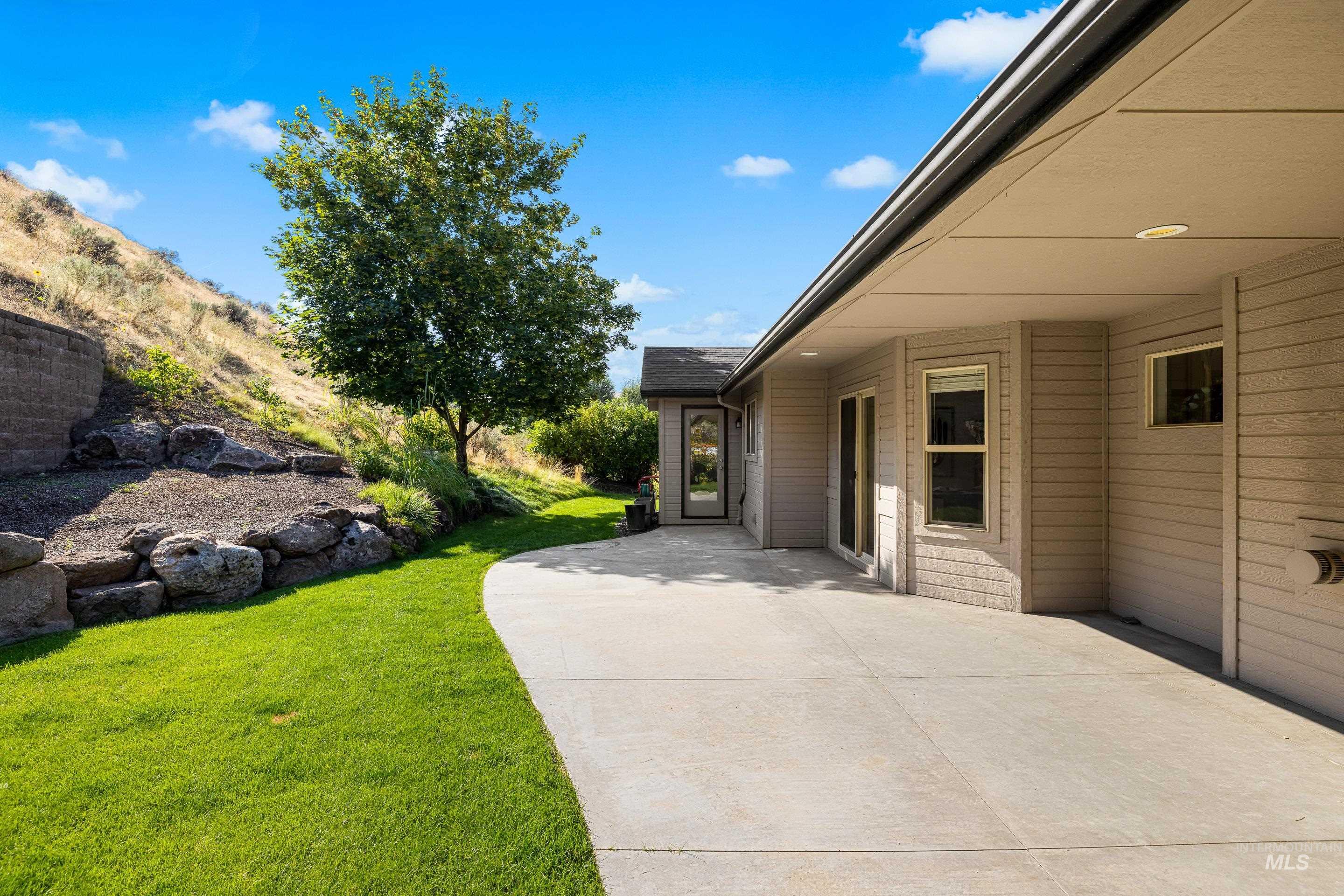 4846 N Arrow Villa Way, Boise, Idaho 83703, 3 Bedrooms, 2 Bathrooms, Residential For Sale, Price $925,000, 98960382