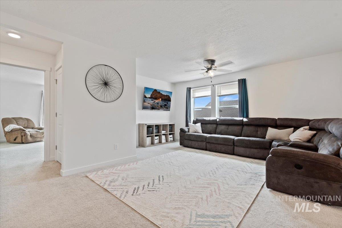 3074 N Greengate Way, Star, Idaho 83669, 5 Bedrooms, 4 Bathrooms, Residential For Sale, Price $610,000, 98960386