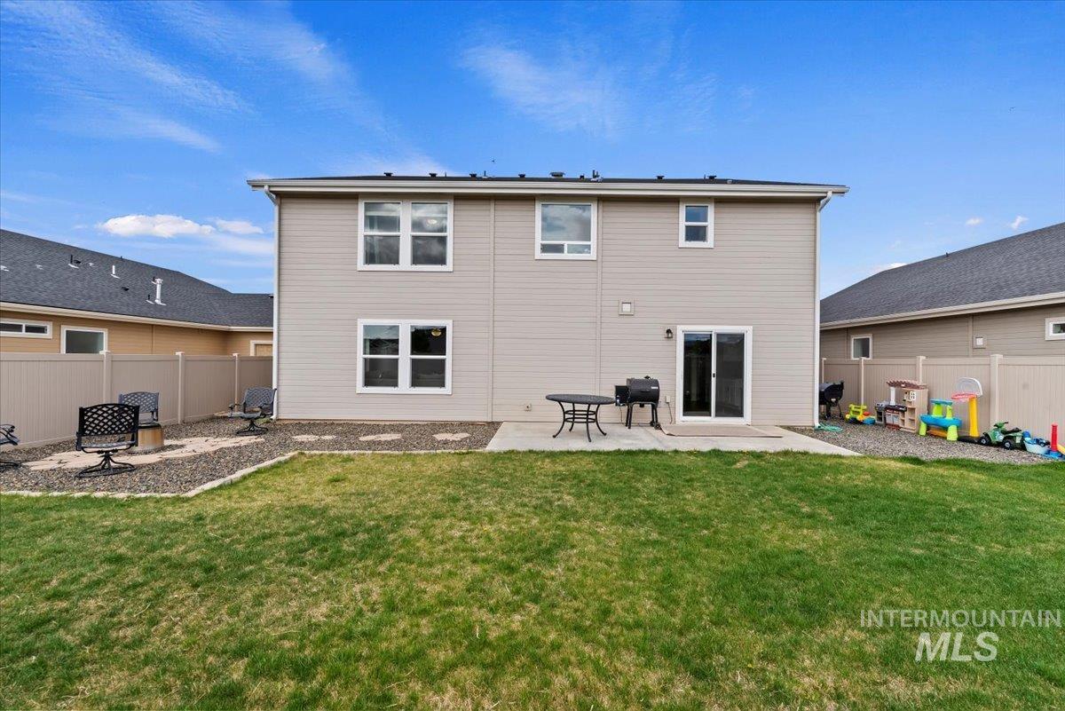 3074 N Greengate Way, Star, Idaho 83669, 5 Bedrooms, 4 Bathrooms, Residential For Sale, Price $610,000, 98960386