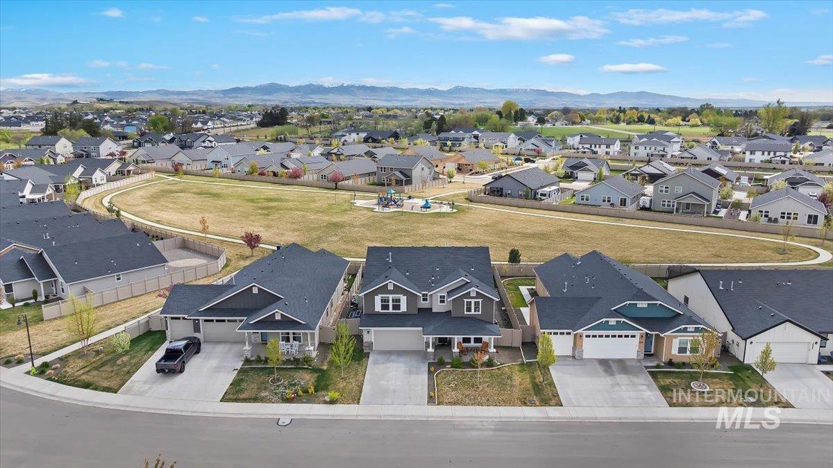 3074 N Greengate Way, Star, Idaho 83669, 5 Bedrooms, 4 Bathrooms, Residential For Sale, Price $610,000, 98960386