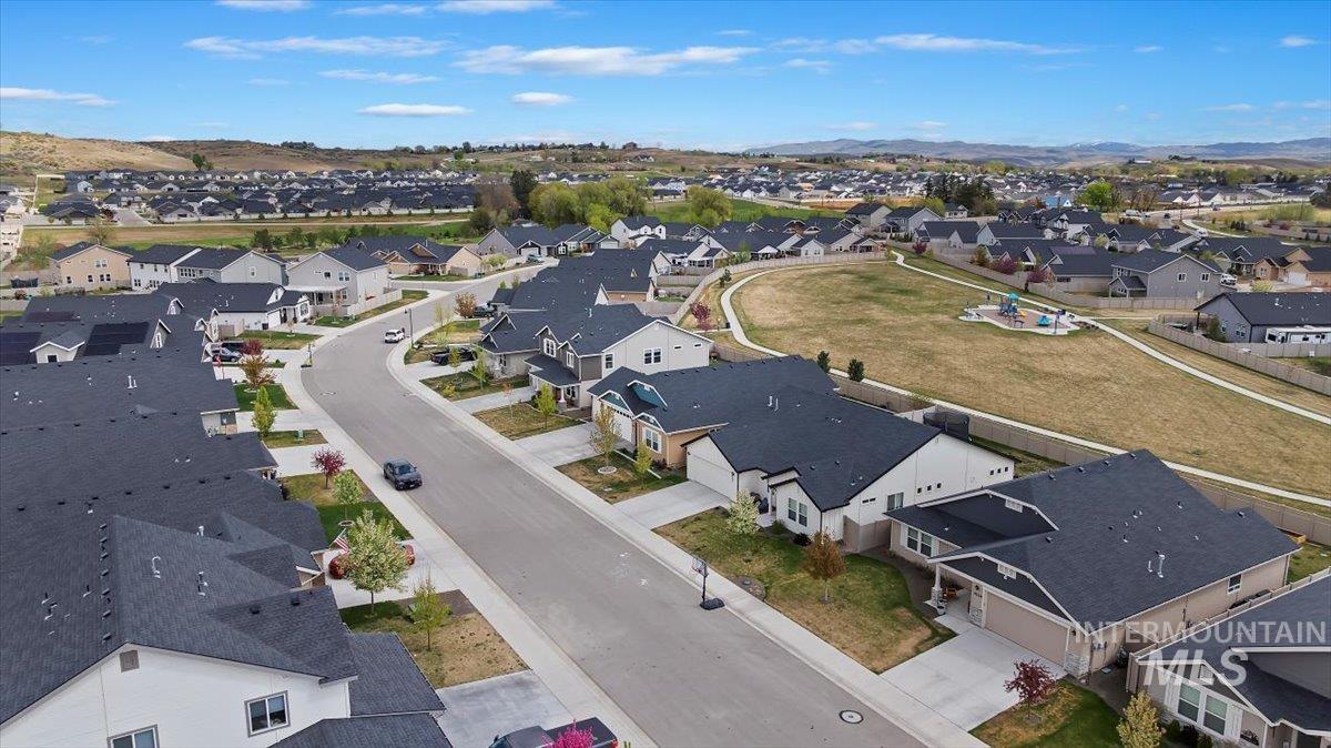 3074 N Greengate Way, Star, Idaho 83669, 5 Bedrooms, 4 Bathrooms, Residential For Sale, Price $610,000, 98960386