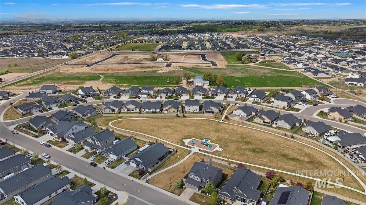 3074 N Greengate Way, Star, Idaho 83669, 5 Bedrooms, 4 Bathrooms, Residential For Sale, Price $610,000, 98960386