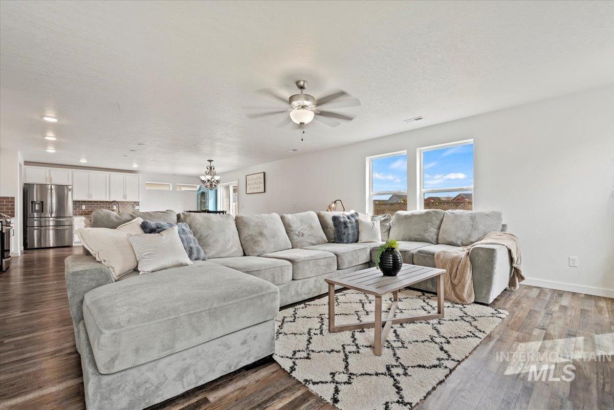 3074 N Greengate Way, Star, Idaho 83669, 5 Bedrooms, 4 Bathrooms, Residential For Sale, Price $610,000, 98960386