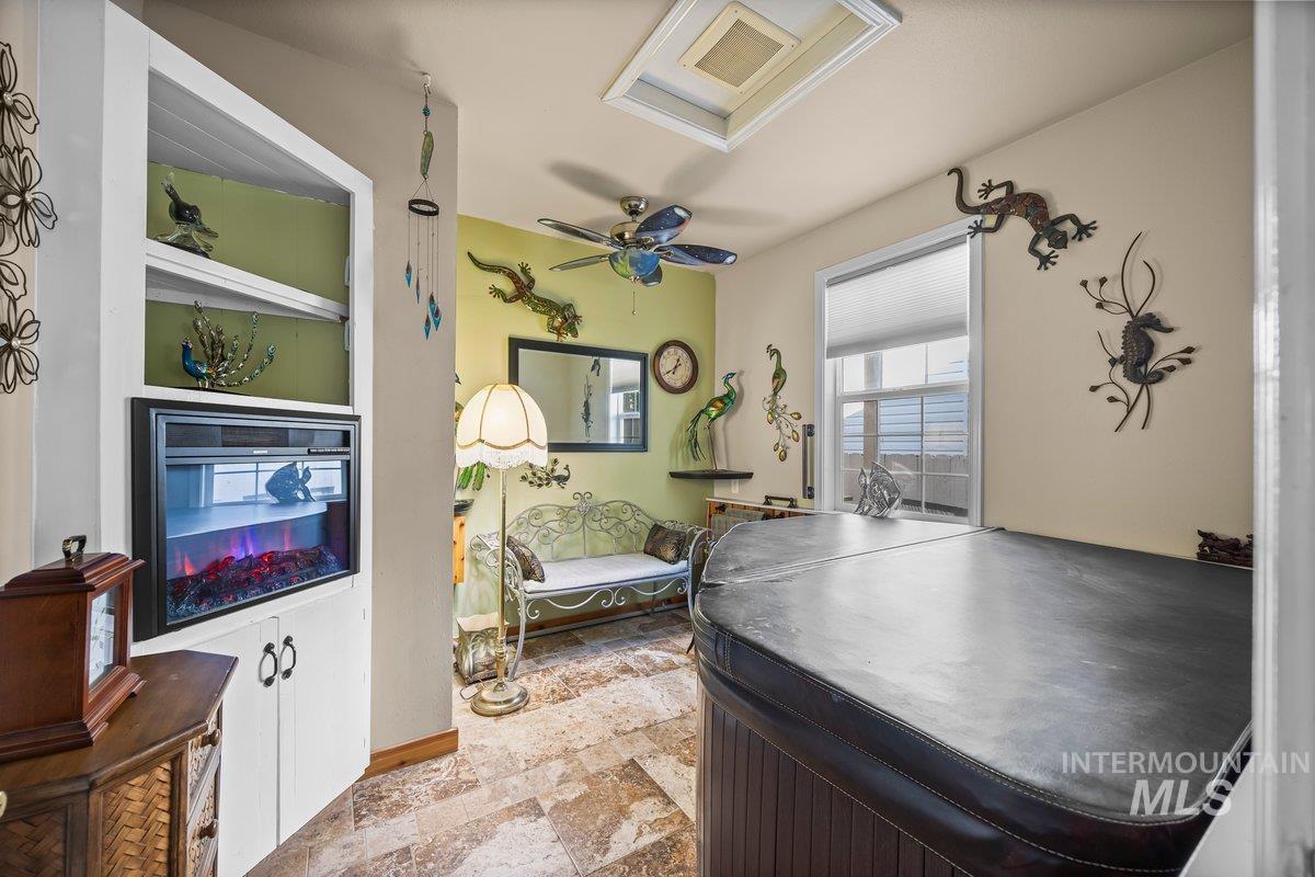 832 N Bristol St, Nampa, Idaho 83651, 3 Bedrooms, 2 Bathrooms, Residential For Sale, Price $334,900, 98960398