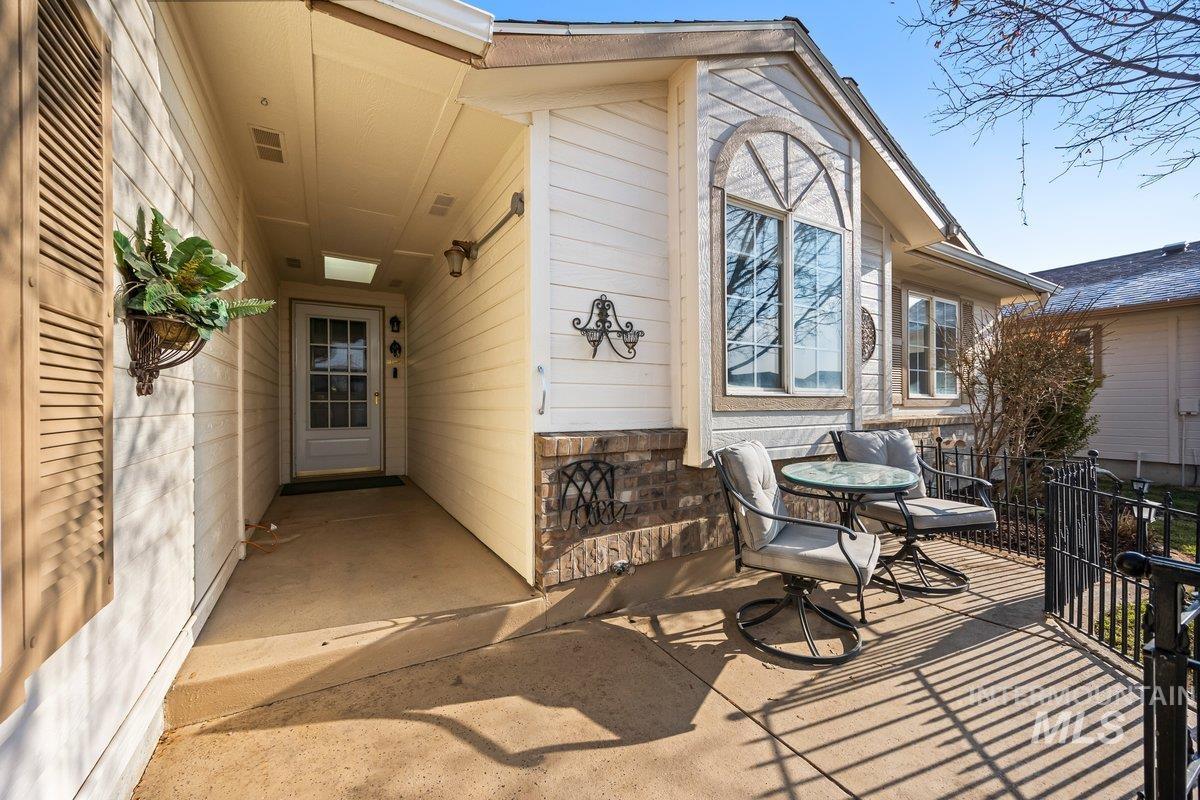 832 N Bristol St, Nampa, Idaho 83651, 3 Bedrooms, 2 Bathrooms, Residential For Sale, Price $334,900, 98960398