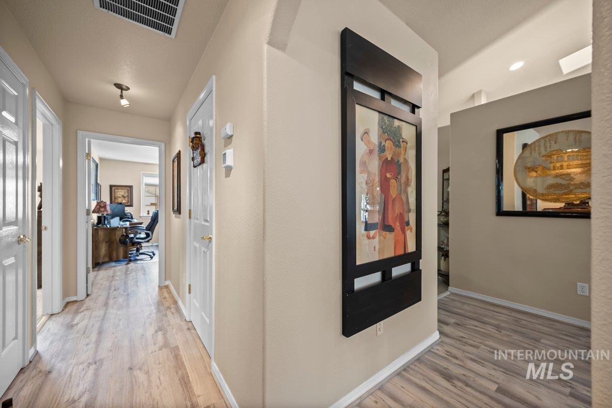 832 N Bristol St, Nampa, Idaho 83651, 3 Bedrooms, 2 Bathrooms, Residential For Sale, Price $334,900, 98960398