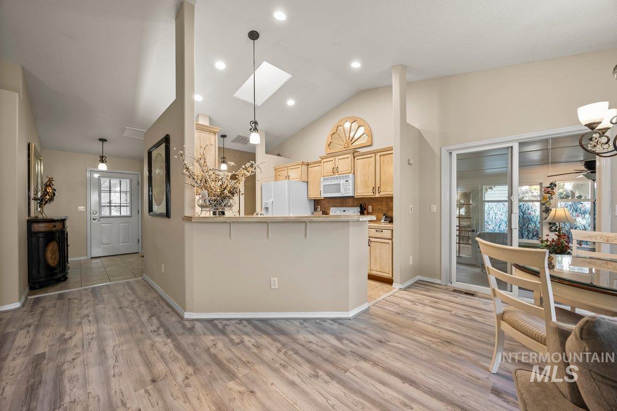 832 N Bristol St, Nampa, Idaho 83651, 3 Bedrooms, 2 Bathrooms, Residential For Sale, Price $334,900, 98960398