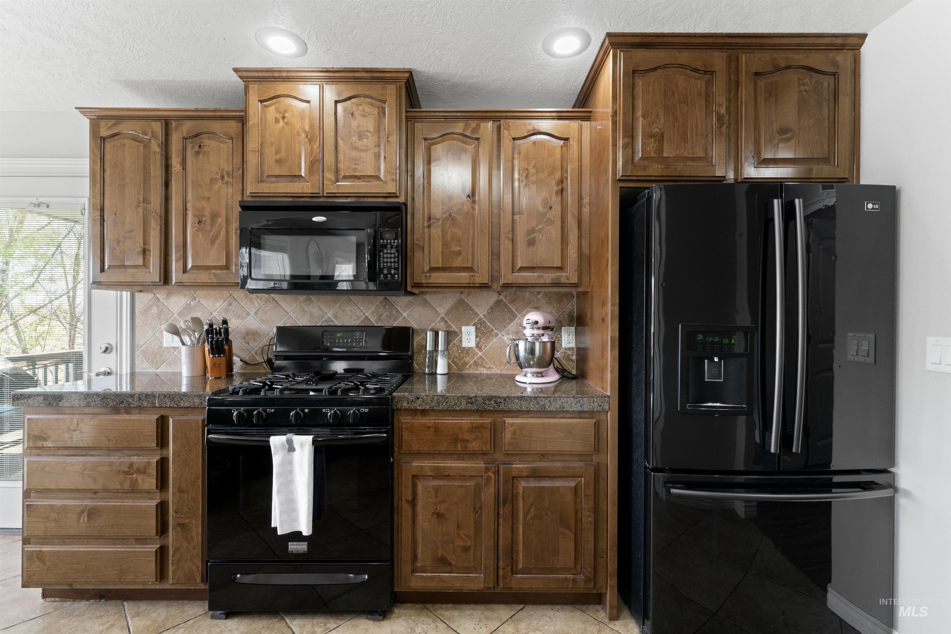 2935 S Skyview Drive, Nampa, Idaho 83686, 5 Bedrooms, 4 Bathrooms, Residential For Sale, Price $575,000, 98960402