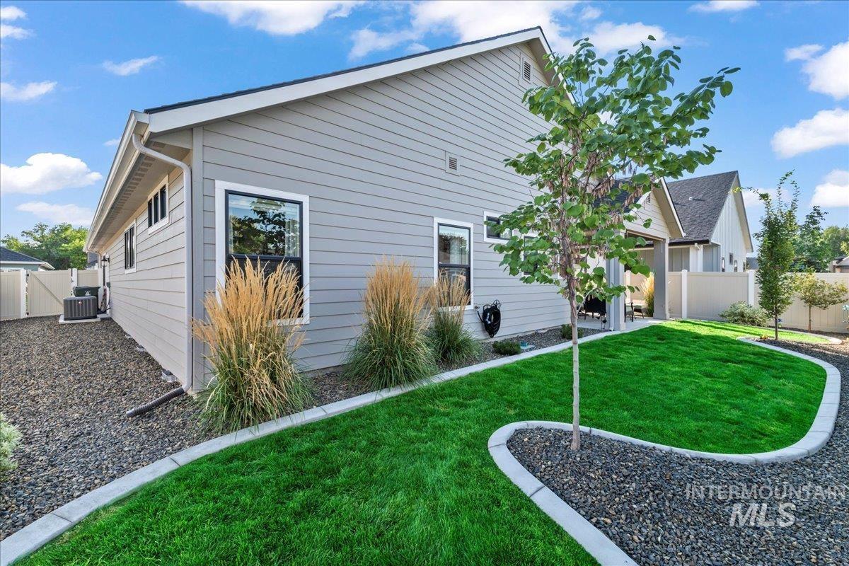 1311 N Parkshire Way, Meridian, Idaho 83642, 3 Bedrooms, 2 Bathrooms, Residential For Sale, Price $599,900, 98960411