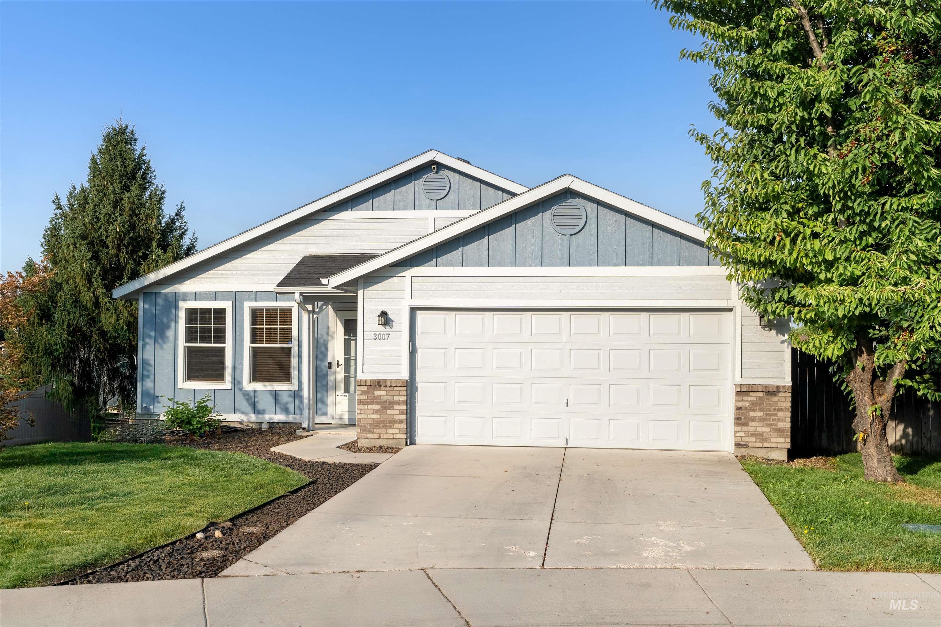 3007 E Shaver Court, Meridian, Idaho 83642, 3 Bedrooms, 2 Bathrooms, Residential For Sale, Price $399,900, 98960416