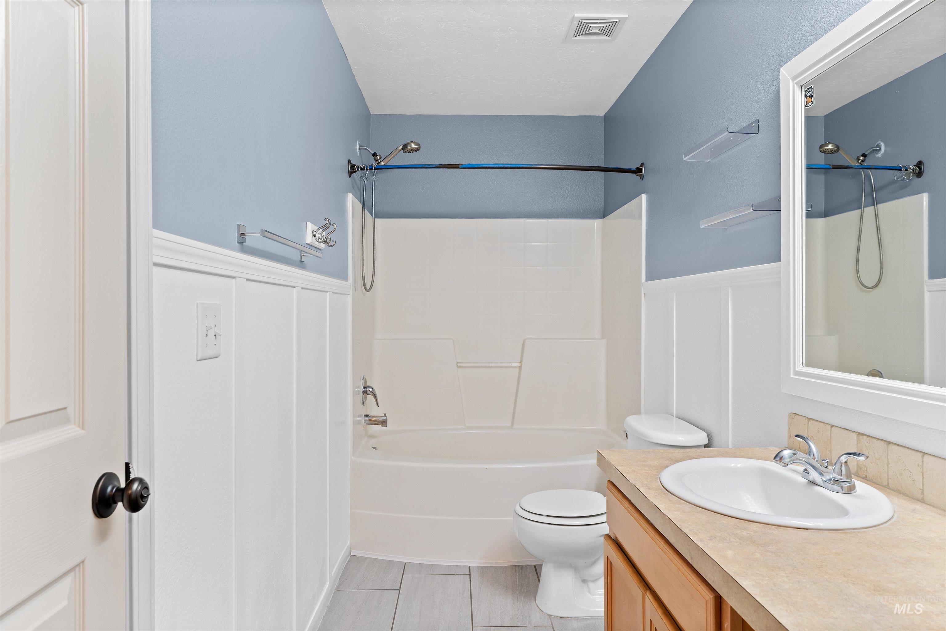 3007 E Shaver Court, Meridian, Idaho 83642, 3 Bedrooms, 2 Bathrooms, Residential For Sale, Price $399,900, 98960416