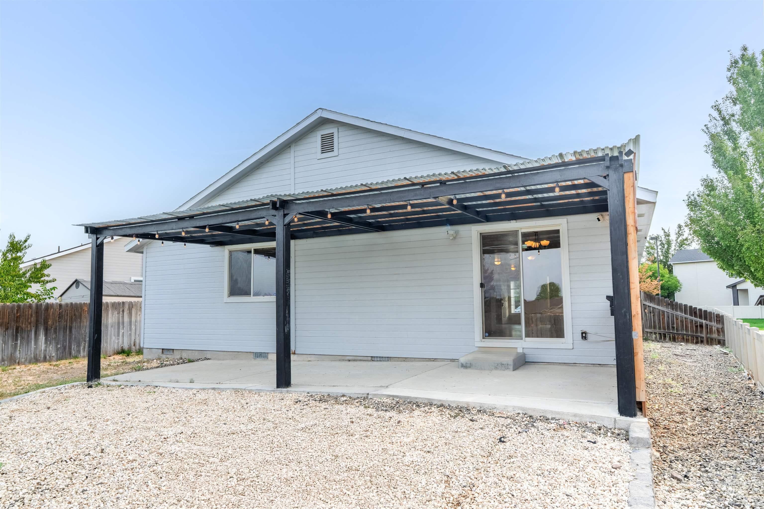 3007 E Shaver Court, Meridian, Idaho 83642, 3 Bedrooms, 2 Bathrooms, Residential For Sale, Price $399,900, 98960416