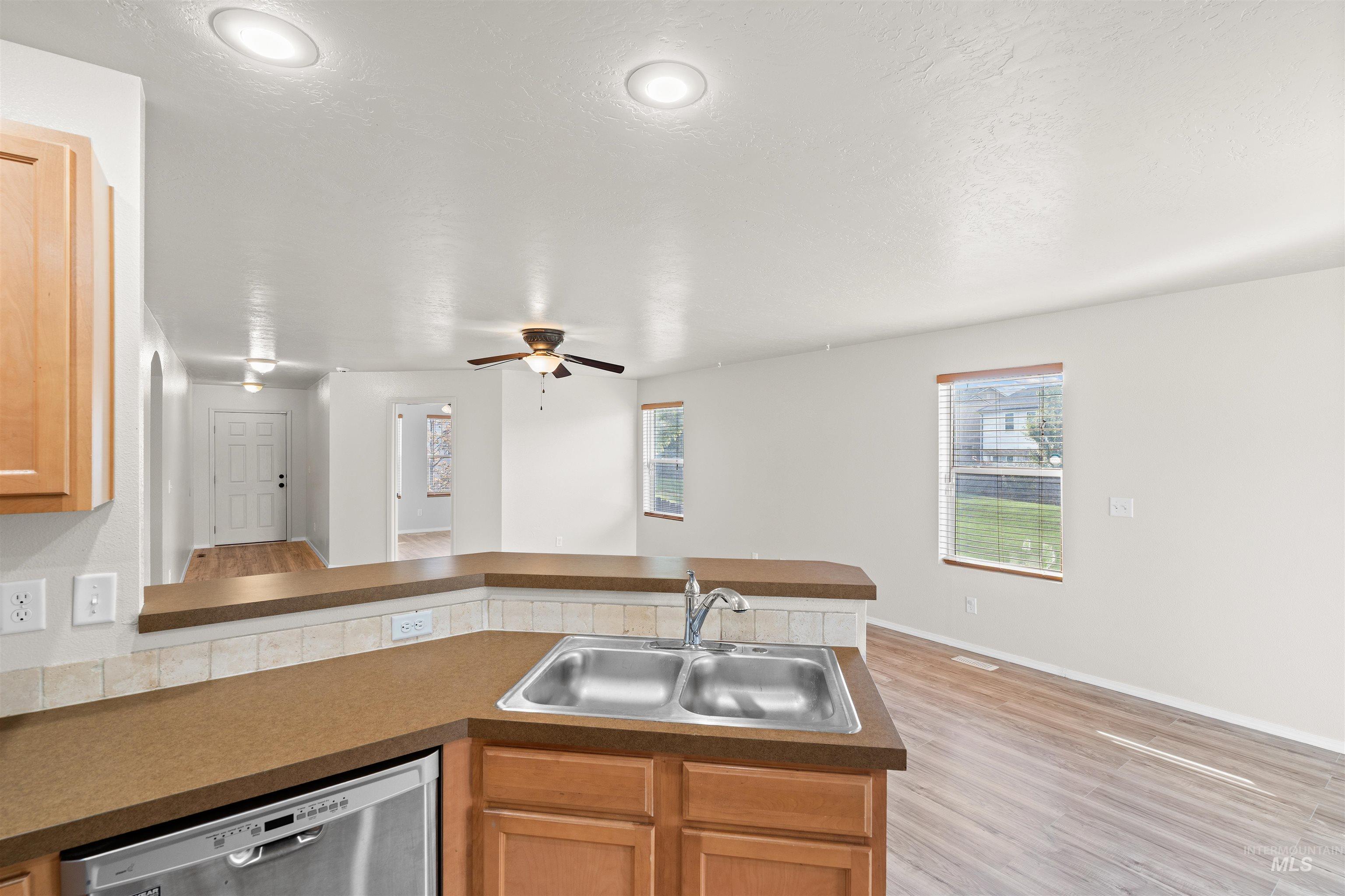 3007 E Shaver Court, Meridian, Idaho 83642, 3 Bedrooms, 2 Bathrooms, Residential For Sale, Price $399,900, 98960416