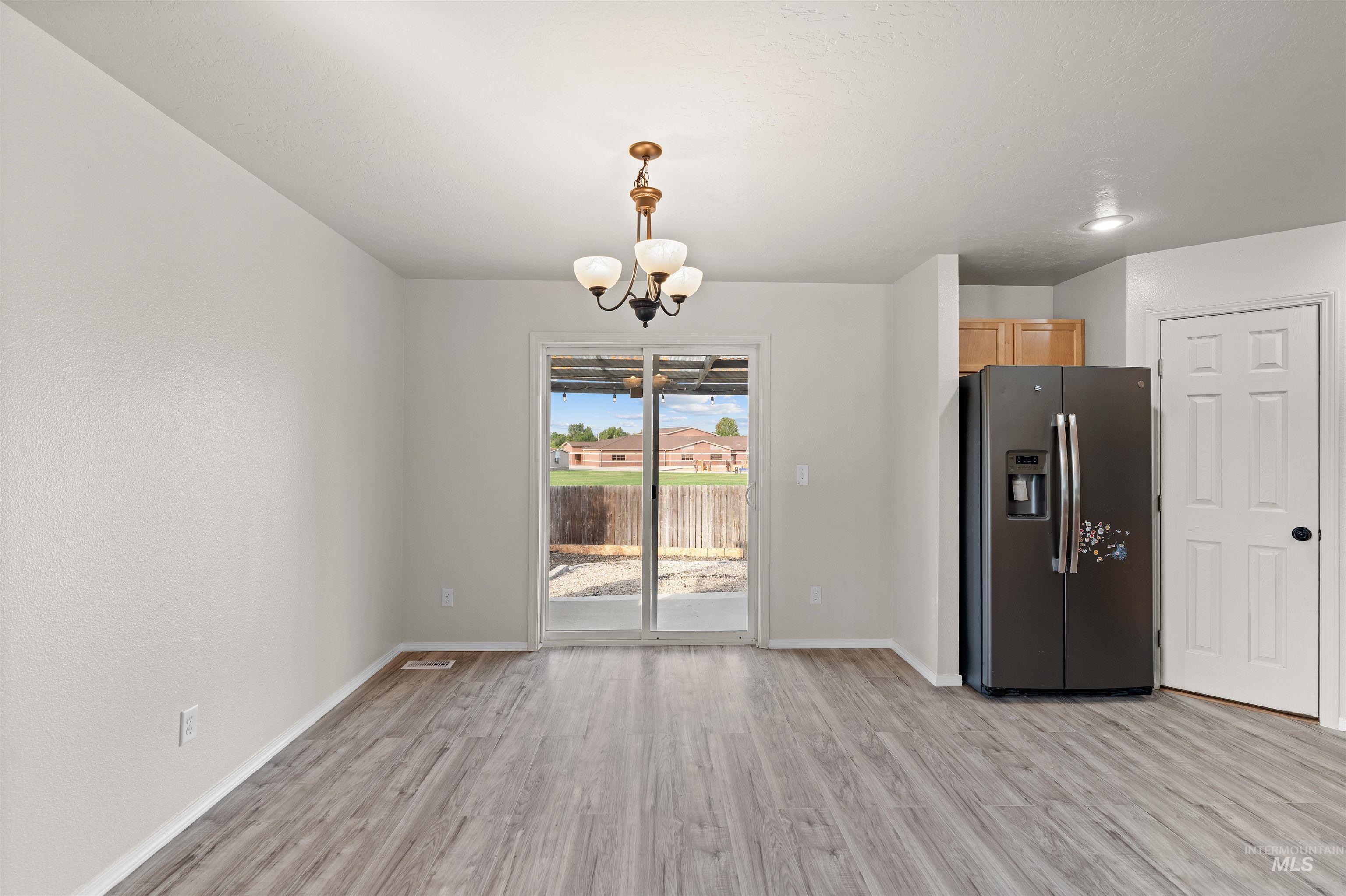 3007 E Shaver Court, Meridian, Idaho 83642, 3 Bedrooms, 2 Bathrooms, Residential For Sale, Price $399,900, 98960416