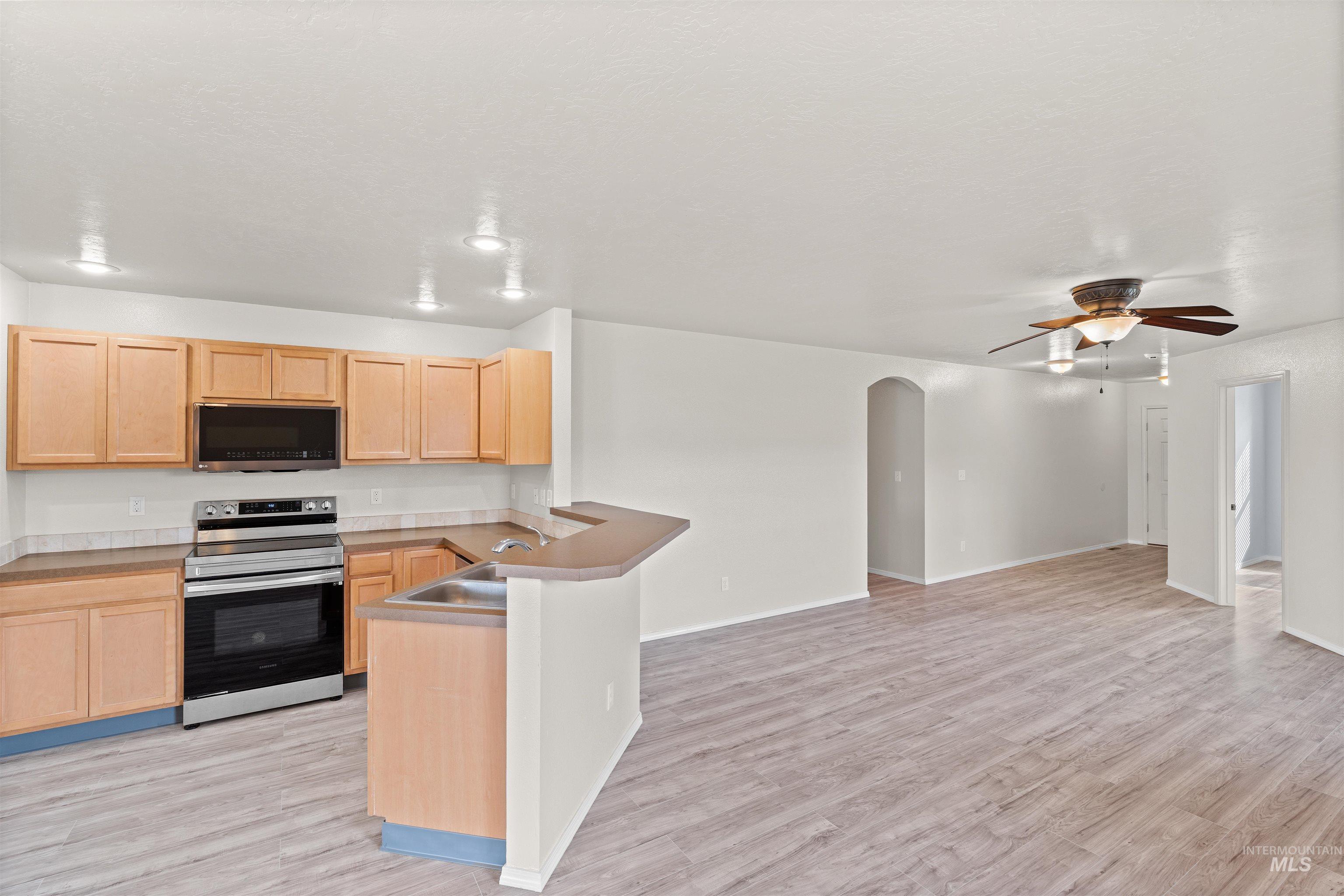 3007 E Shaver Court, Meridian, Idaho 83642, 3 Bedrooms, 2 Bathrooms, Residential For Sale, Price $399,900, 98960416