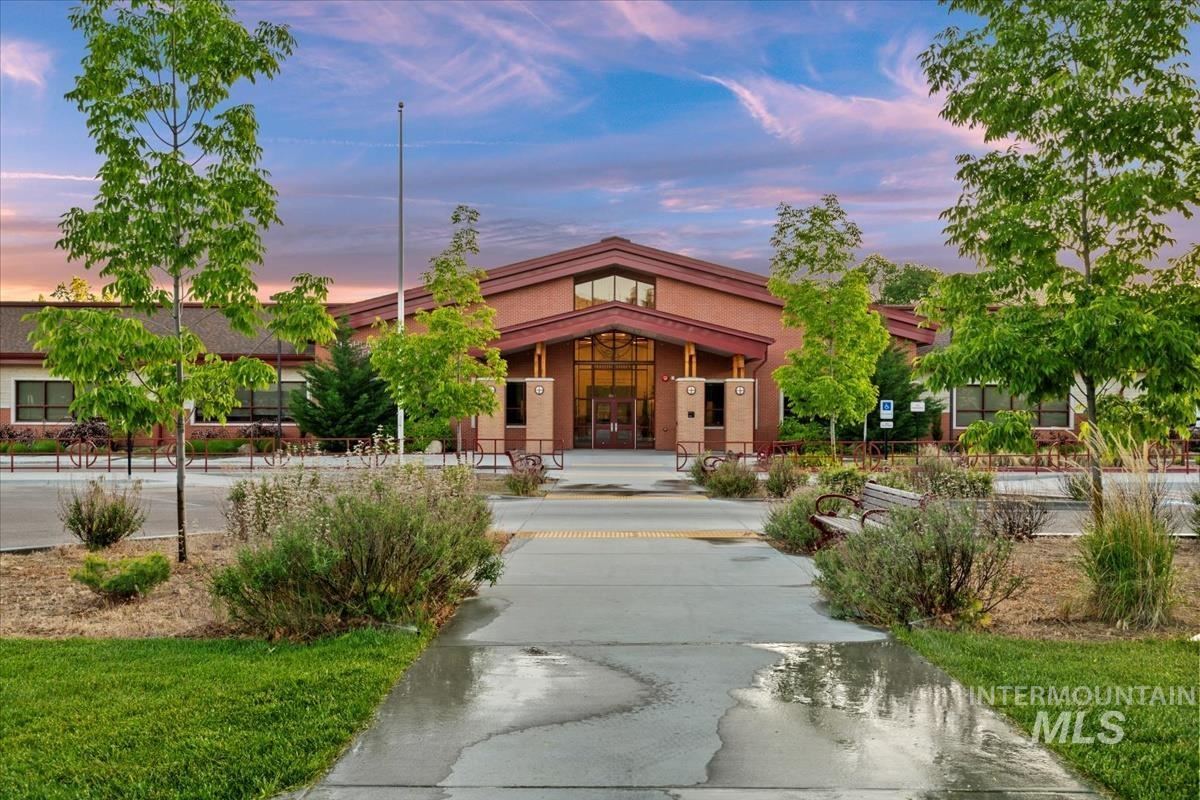 516 E Highland View Dr., Boise, Idaho 83702, 6 Bedrooms, 4 Bathrooms, Residential For Sale, Price $1,250,000, 98960418