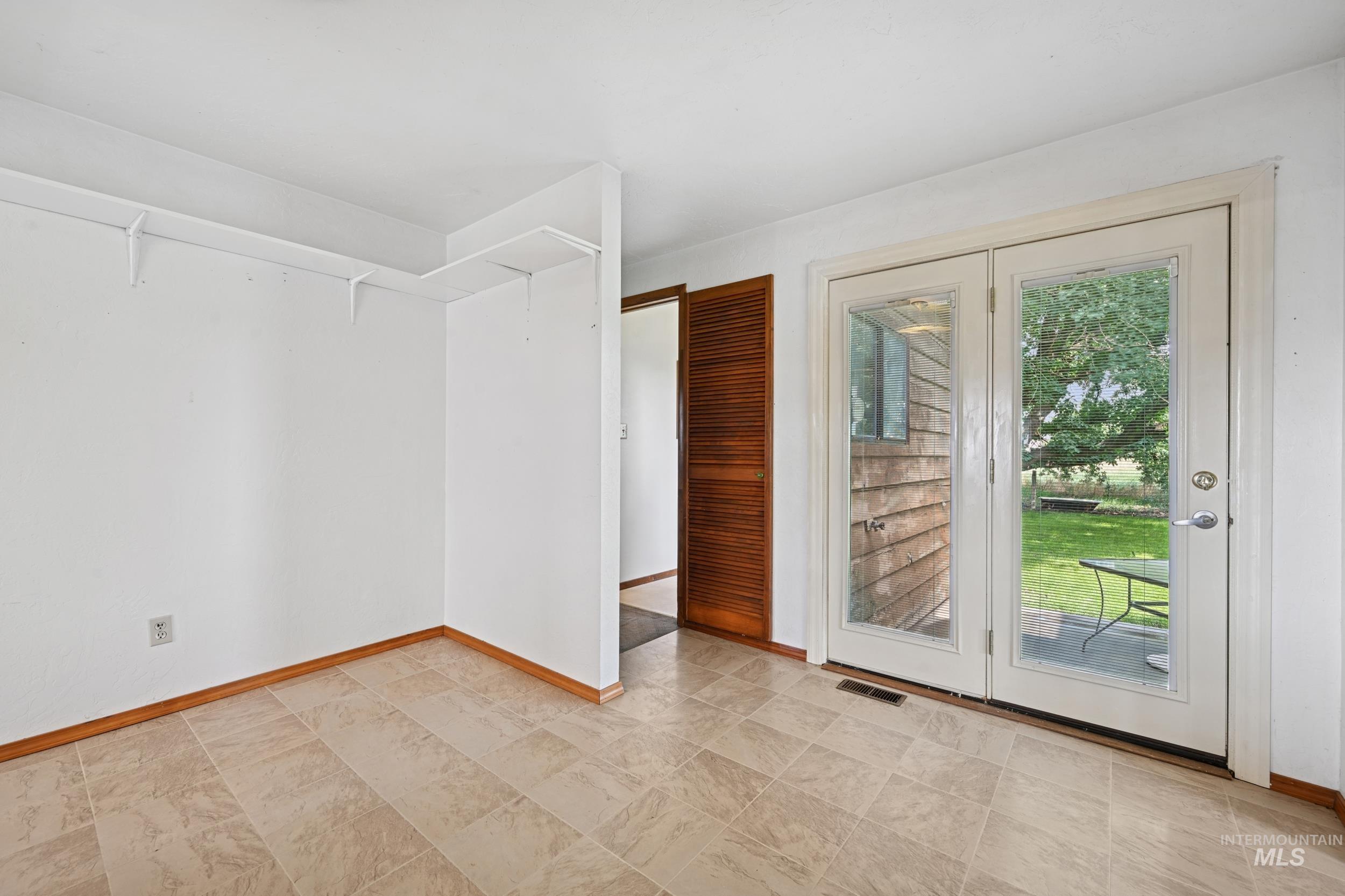 Entryway with baseboards