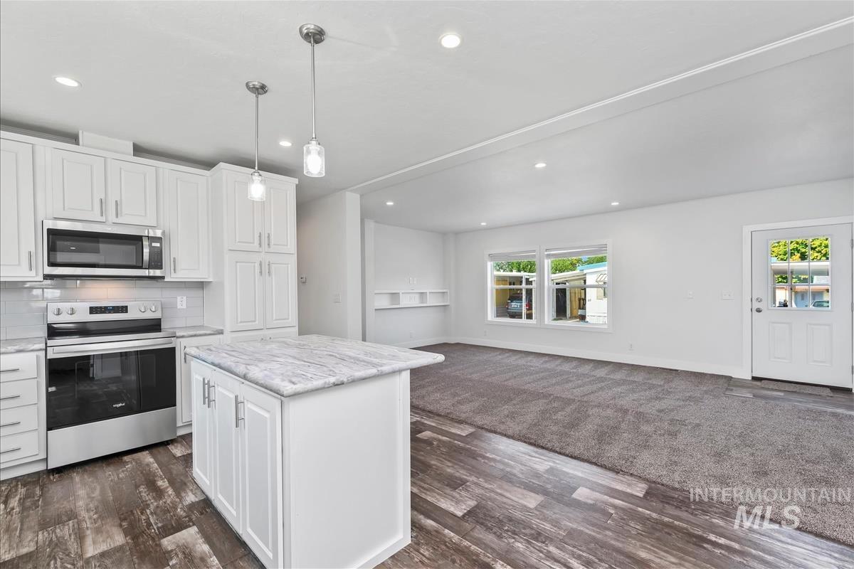 914 N Midland Blvd, Nampa, Idaho 83651, 3 Bedrooms, 2 Bathrooms, Residential For Sale, Price $194,500, 98960430