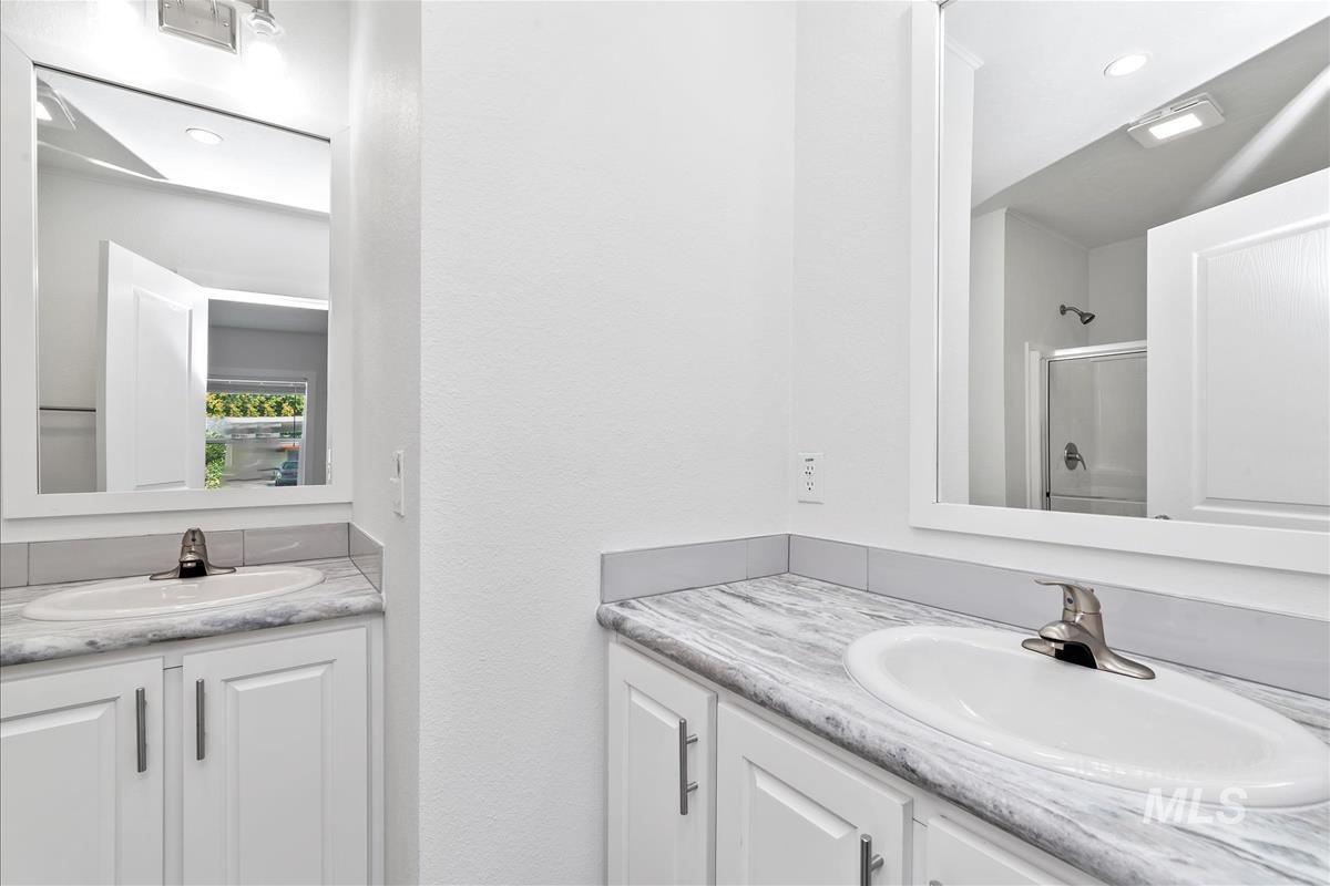 914 N Midland Blvd, Nampa, Idaho 83651, 3 Bedrooms, 2 Bathrooms, Residential For Sale, Price $194,500, 98960430