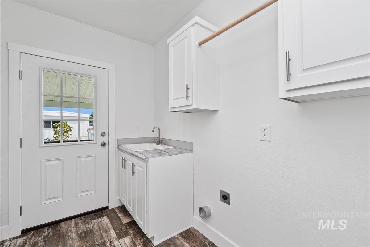 914 N Midland Blvd, Nampa, Idaho 83651, 3 Bedrooms, 2 Bathrooms, Residential For Sale, Price $194,500, 98960430