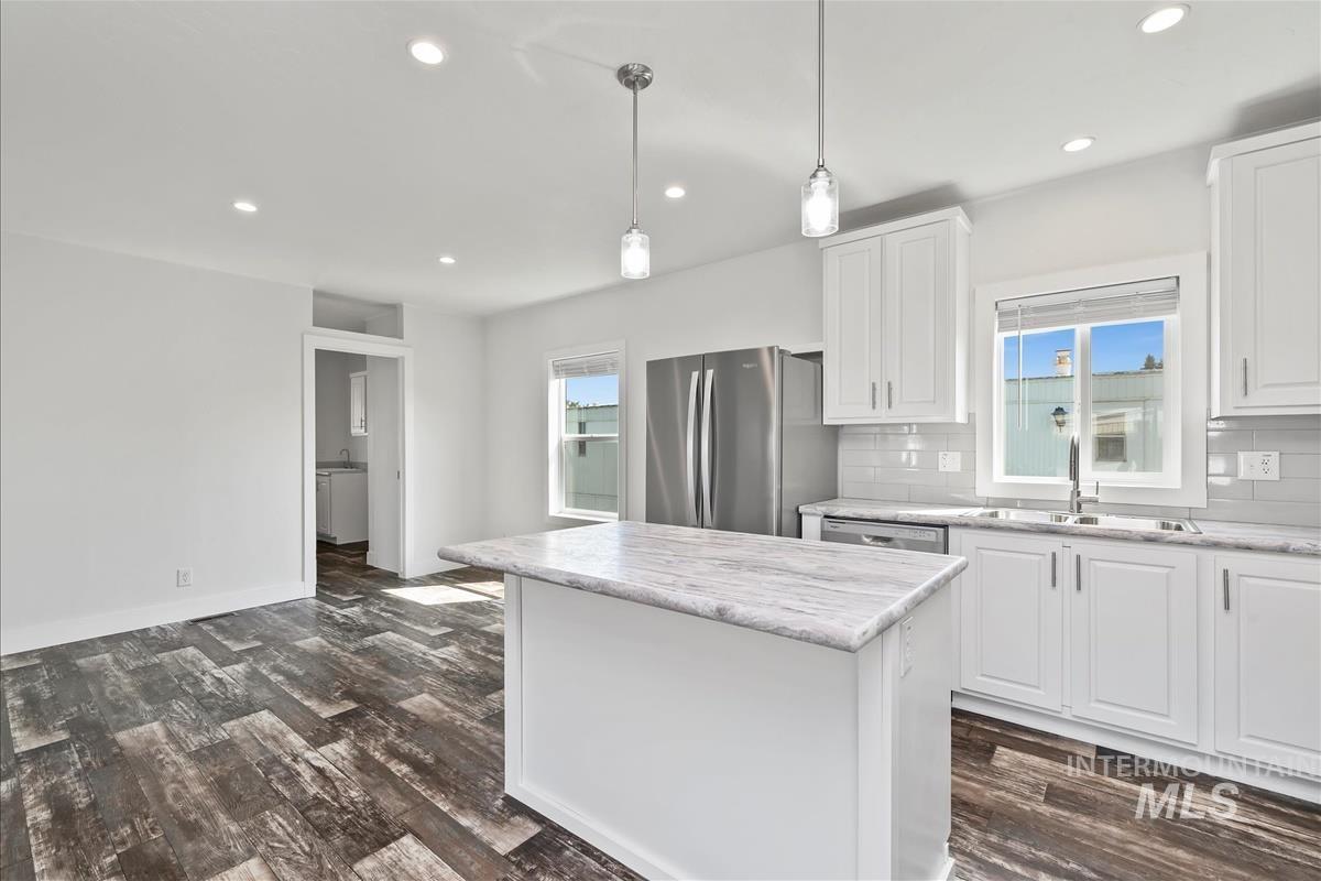 914 N Midland Blvd, Nampa, Idaho 83651, 3 Bedrooms, 2 Bathrooms, Residential For Sale, Price $194,500, 98960430