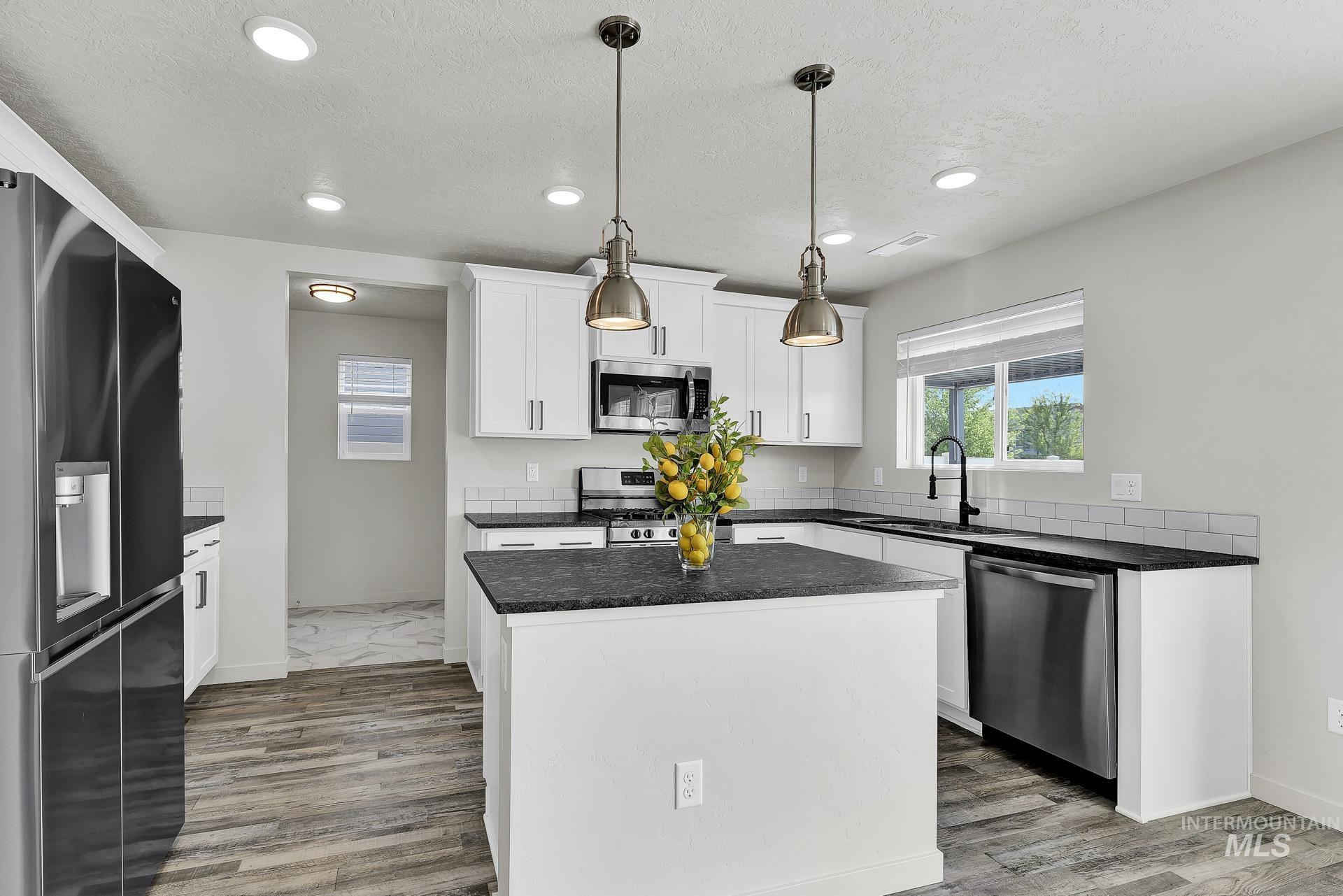 657 E Firestone St, Kuna, Idaho 83634, 3 Bedrooms, 2.5 Bathrooms, Residential For Sale, Price $449,900, 98960435