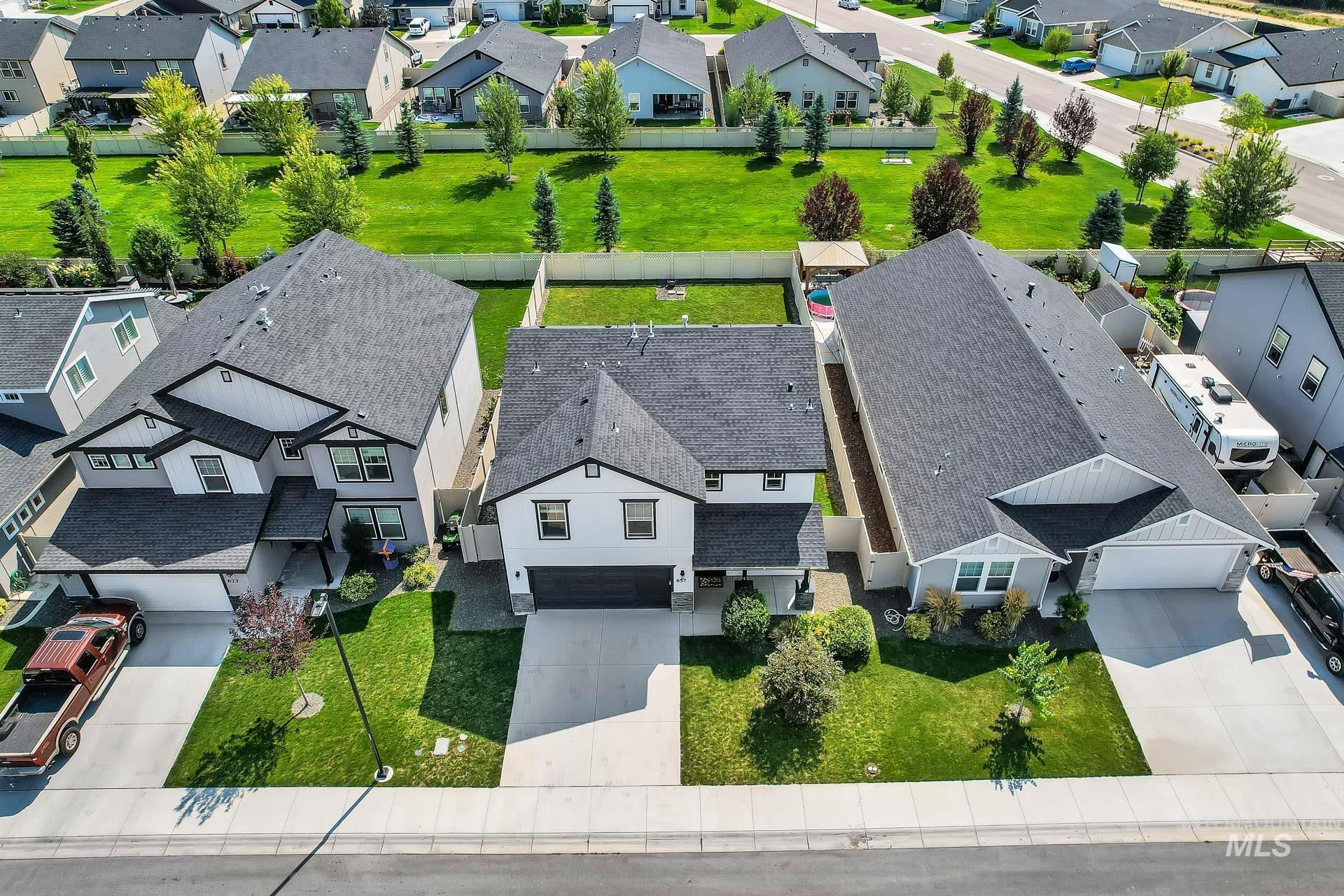 657 E Firestone St, Kuna, Idaho 83634, 3 Bedrooms, 2.5 Bathrooms, Residential For Sale, Price $449,900, 98960435