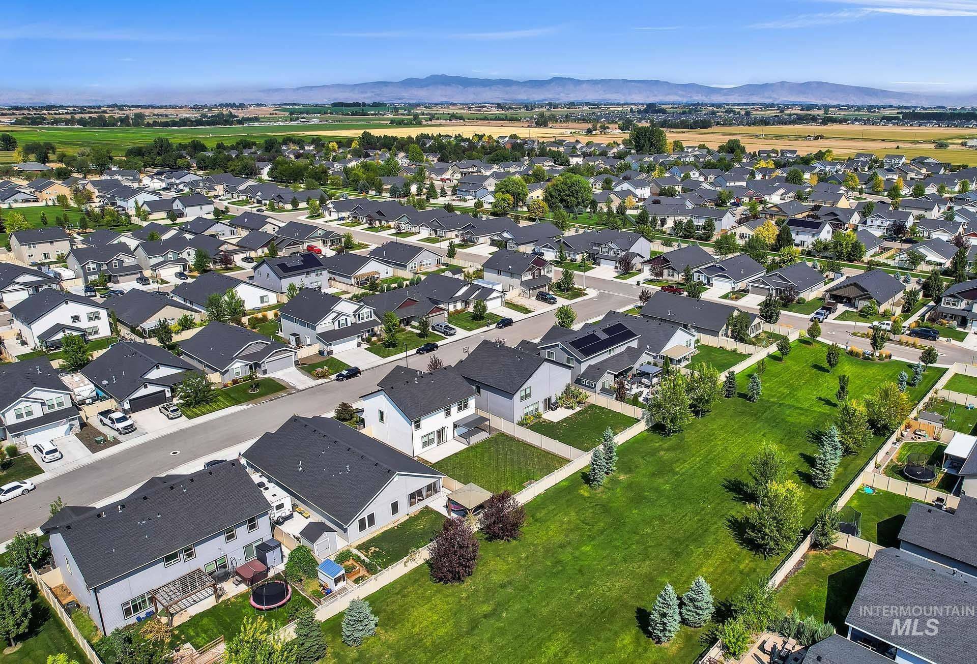 657 E Firestone St, Kuna, Idaho 83634, 3 Bedrooms, 2.5 Bathrooms, Residential For Sale, Price $449,900, 98960435