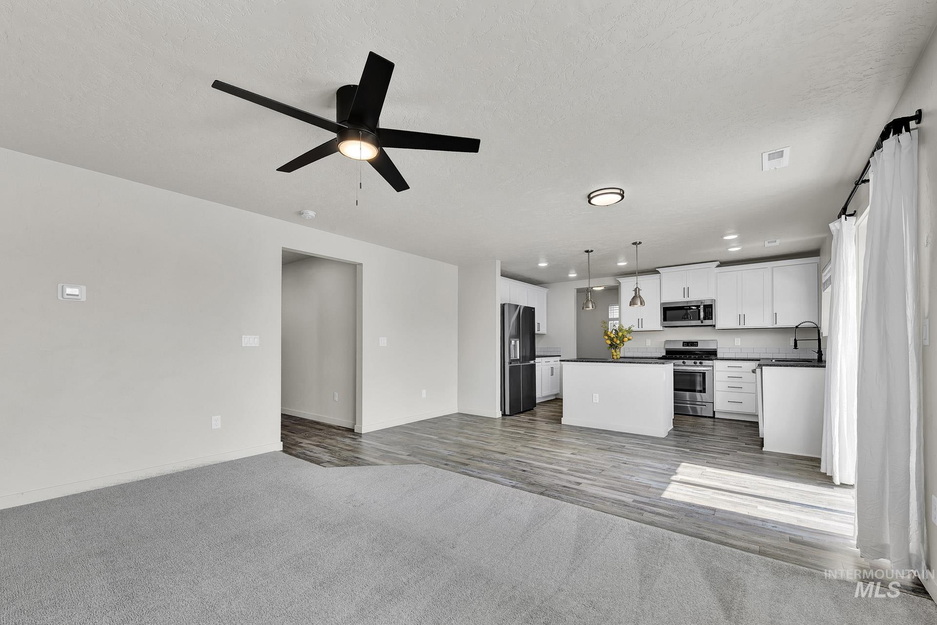 657 E Firestone St, Kuna, Idaho 83634, 3 Bedrooms, 2.5 Bathrooms, Residential For Sale, Price $449,900, 98960435