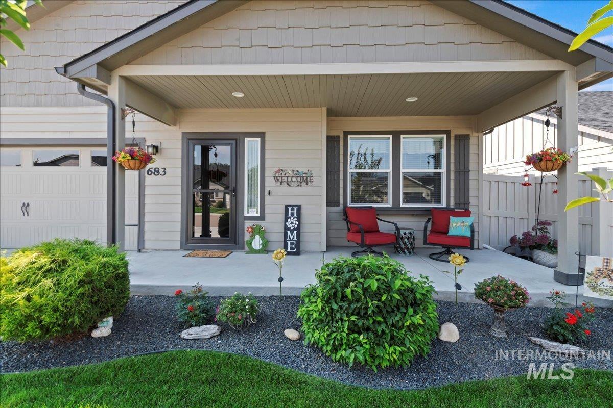 Entrance to property with a porch