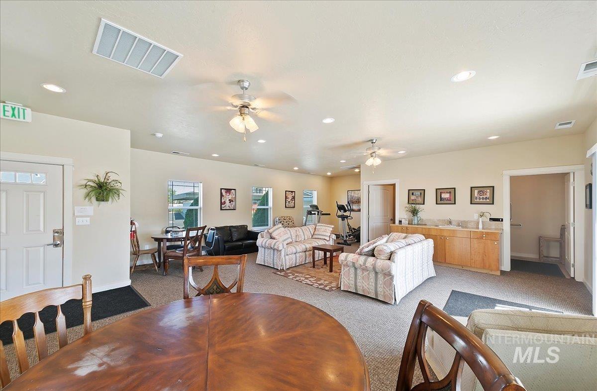 Great Clubhouse to organize a Personal Party!