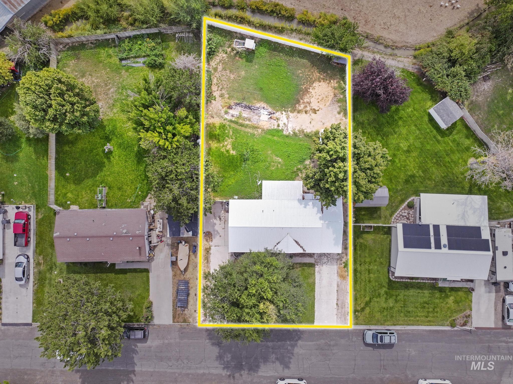 View of property location with property boundaries highlighted