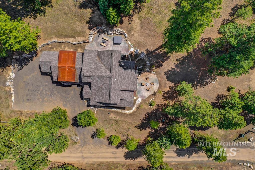 Aerial view of property and surrounding area