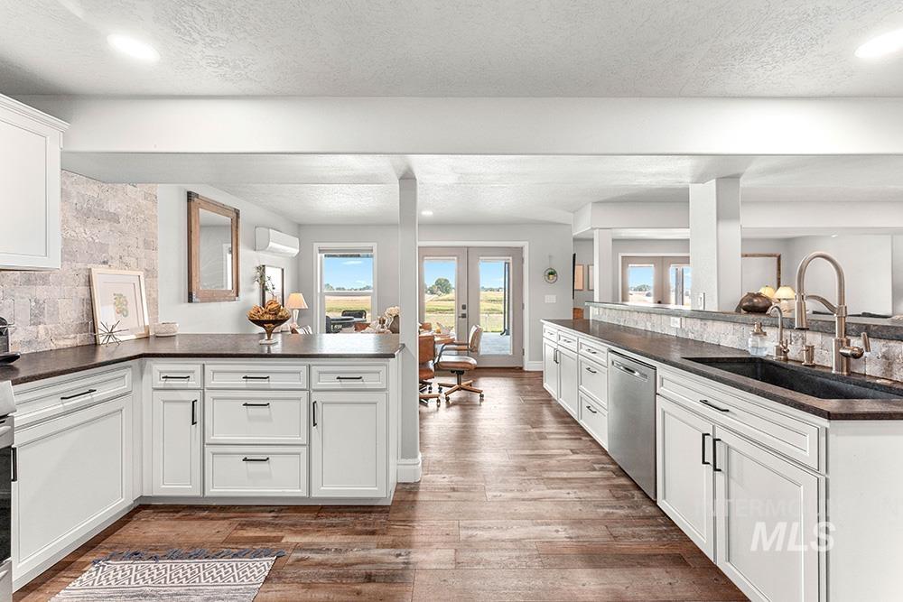 24542 Kenridge Rd, Caldwell, Idaho 83607, 6 Bedrooms, 4.5 Bathrooms, Residential For Sale, Price $1,299,000, 98960536