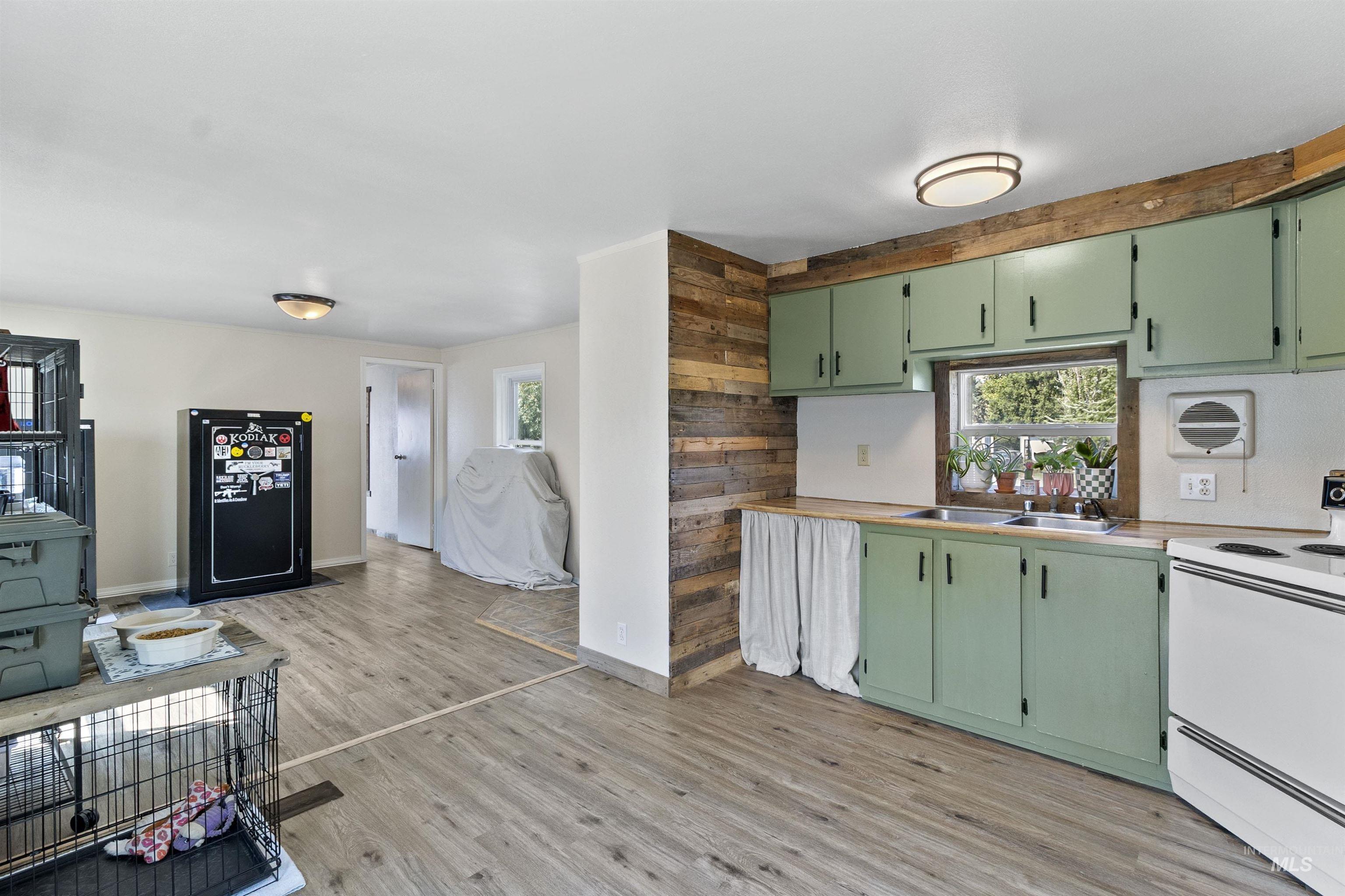 1751 N Polk Street, Moscow, Idaho 83843, 3 Bedrooms, 2 Bathrooms, Residential For Sale, Price $62,000, 98960549