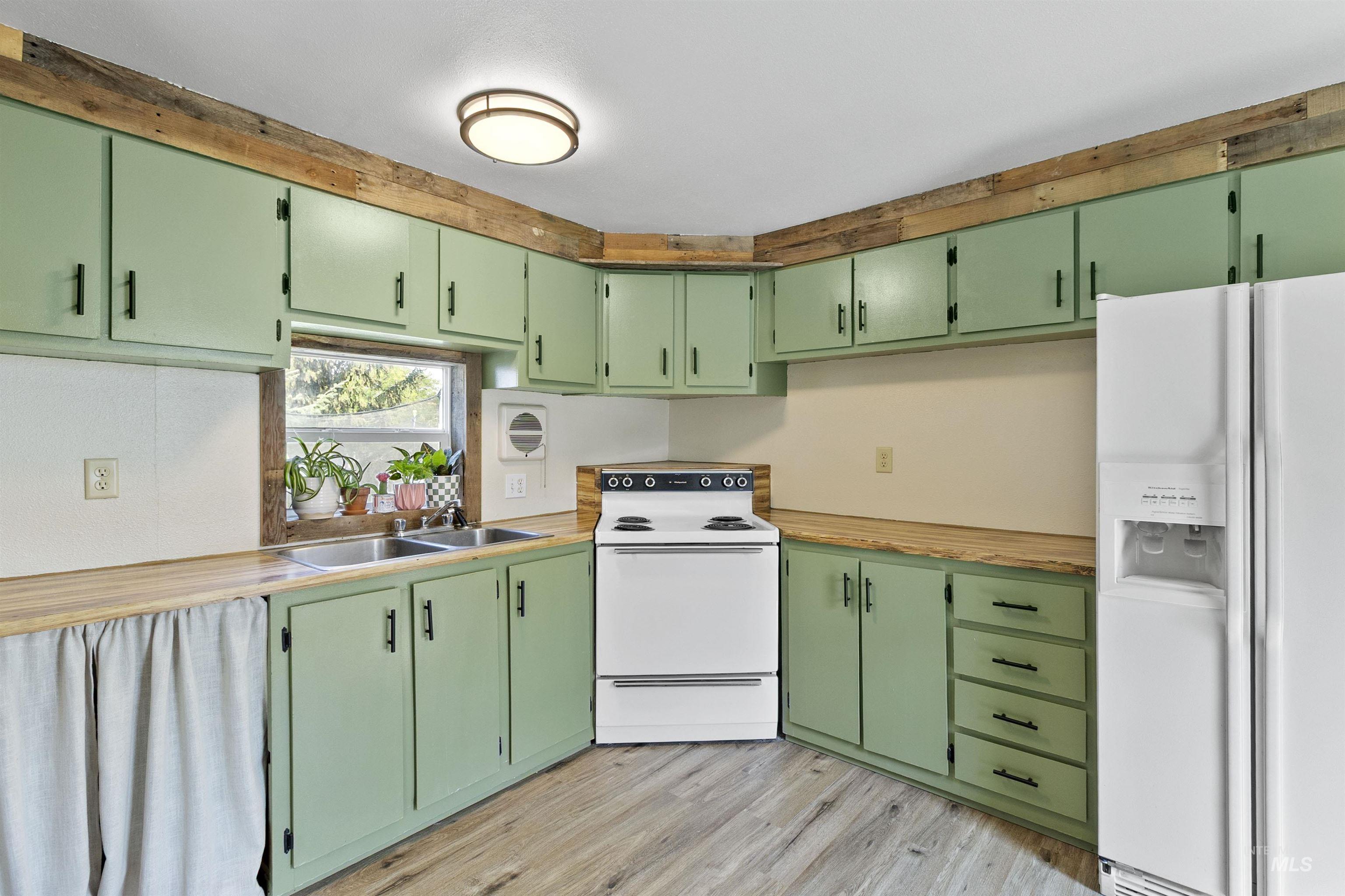 1751 N Polk Street, Moscow, Idaho 83843, 3 Bedrooms, 2 Bathrooms, Residential For Sale, Price $62,000, 98960549