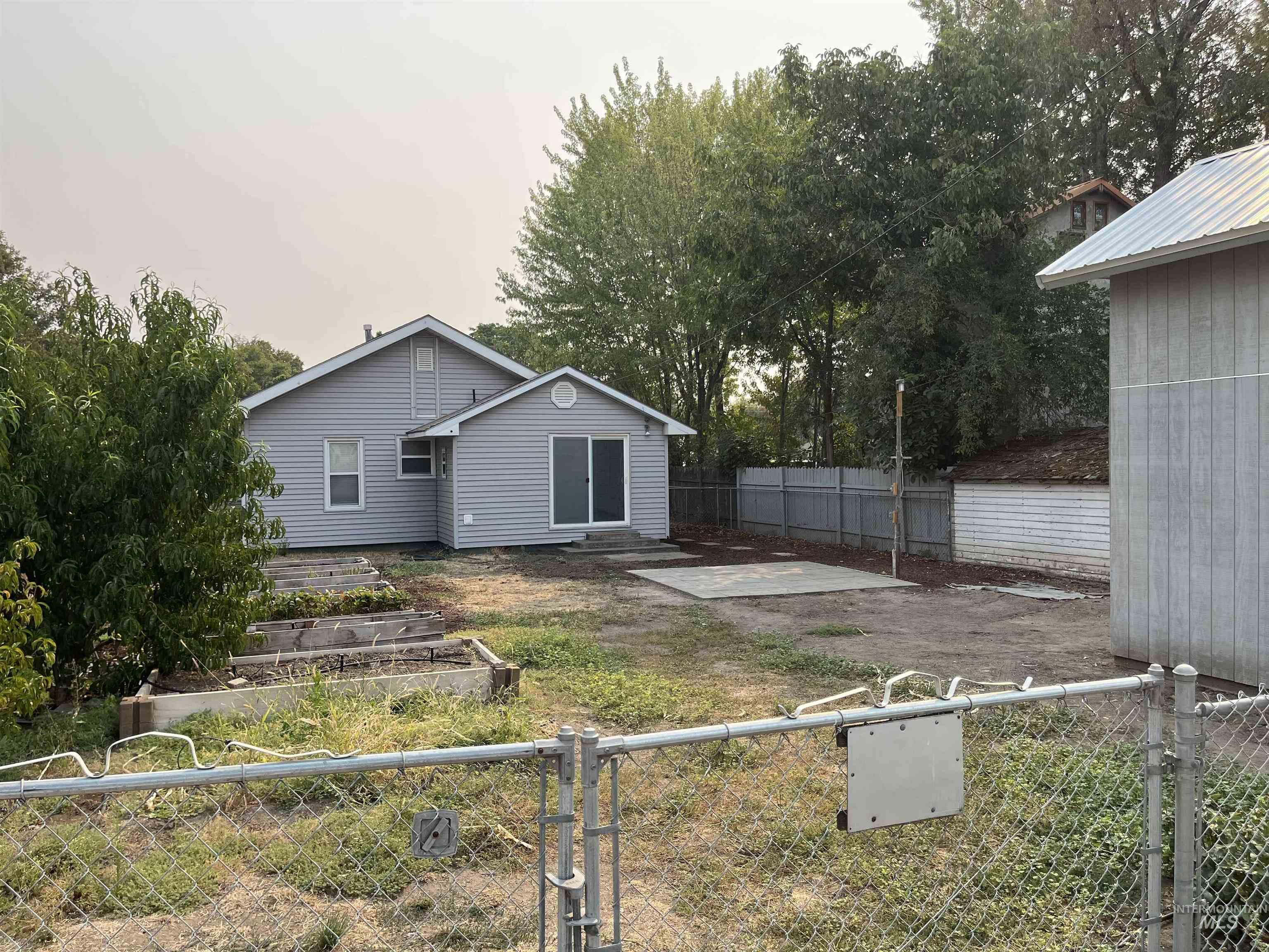 628 3rd Street, Clarkston, Washington 99403, 2 Bedrooms, 1 Bathroom, Residential For Sale, Price $240,000, 98960554