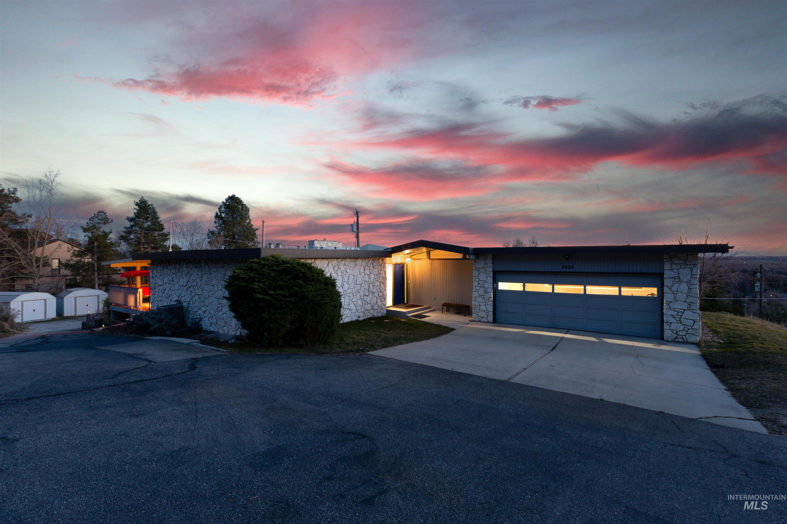 4420 N Ginzel Street, Boise, Idaho 83703, 2 Bedrooms, 2 Bathrooms, Residential Income For Sale, Price $889,000, 98960562