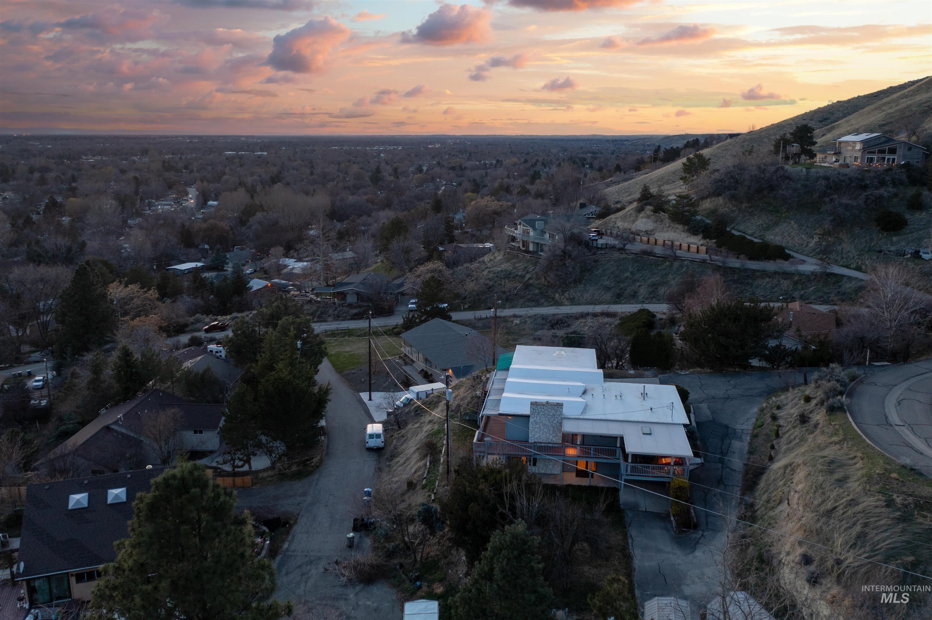 4420 N Ginzel Street, Boise, Idaho 83703, 2 Bedrooms, 2 Bathrooms, Residential Income For Sale, Price $889,000, 98960562