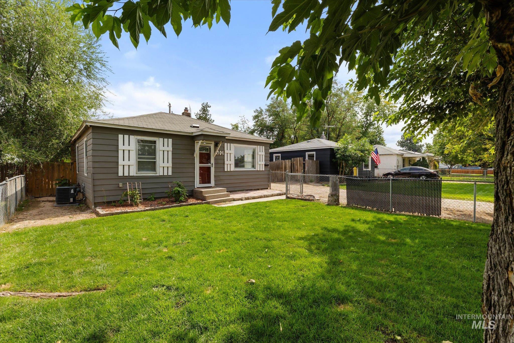 1904 S Atlantic St, Boise, Idaho 83705, 3 Bedrooms, 1 Bathroom, Residential For Sale, Price $350,000, 98960572
