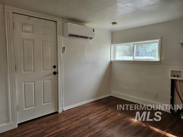 224 Holly Ave, New Plymouth, Idaho 83655, 1 Bedroom, 1 Bathroom, Residential For Sale, Price $255,000, 98960601