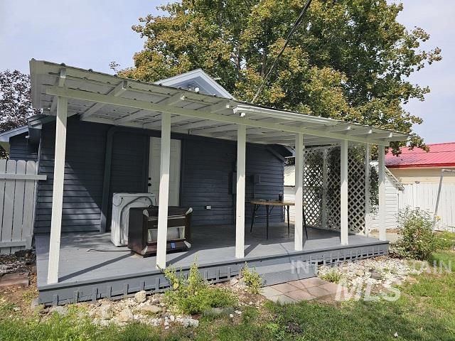 224 Holly Ave, New Plymouth, Idaho 83655, 1 Bedroom, 1 Bathroom, Residential For Sale, Price $255,000, 98960601