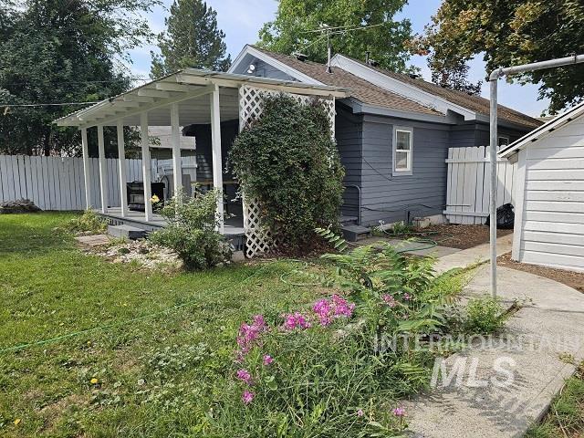 224 Holly Ave, New Plymouth, Idaho 83655, 1 Bedroom, 1 Bathroom, Residential For Sale, Price $255,000, 98960601