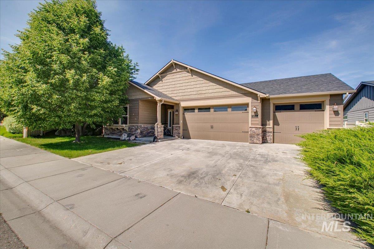 3225 N Quarrystone Way, Meridian, Idaho 83646, 3 Bedrooms, 2 Bathrooms, Residential For Sale, Price $475,000, 98960613