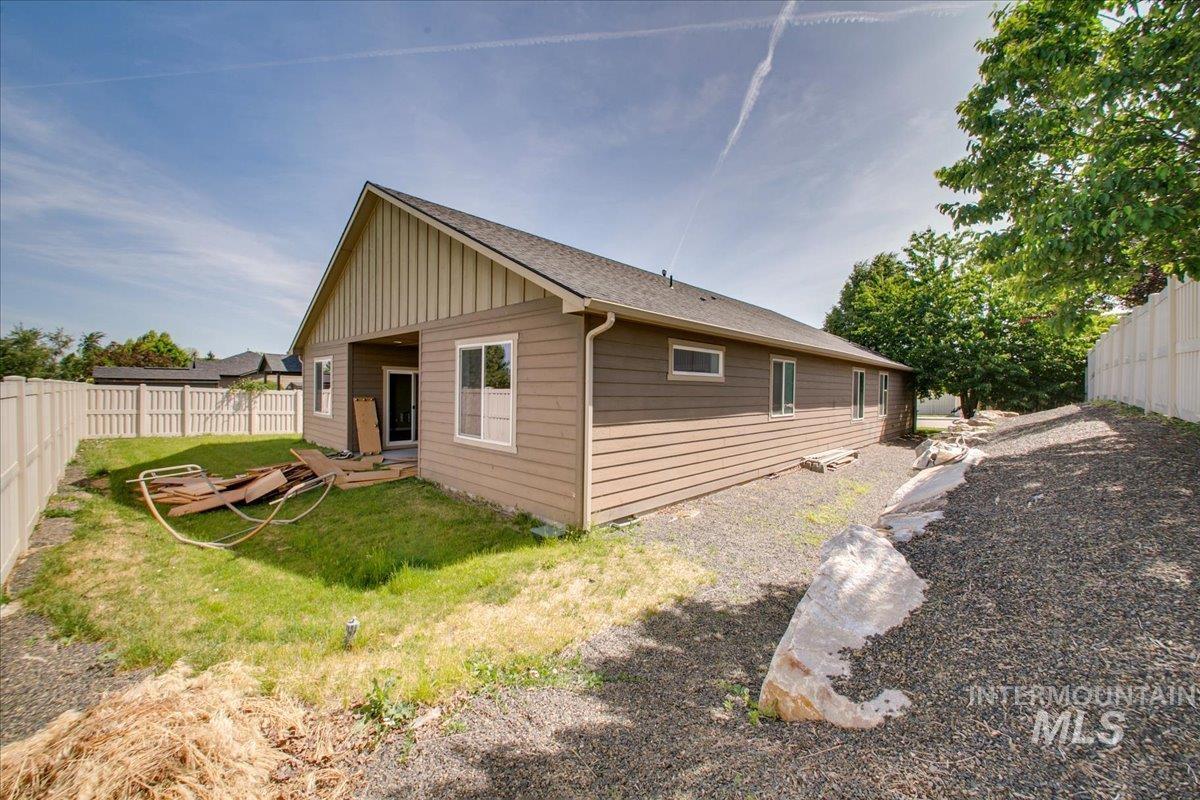 3225 N Quarrystone Way, Meridian, Idaho 83646, 3 Bedrooms, 2 Bathrooms, Residential For Sale, Price $475,000, 98960613